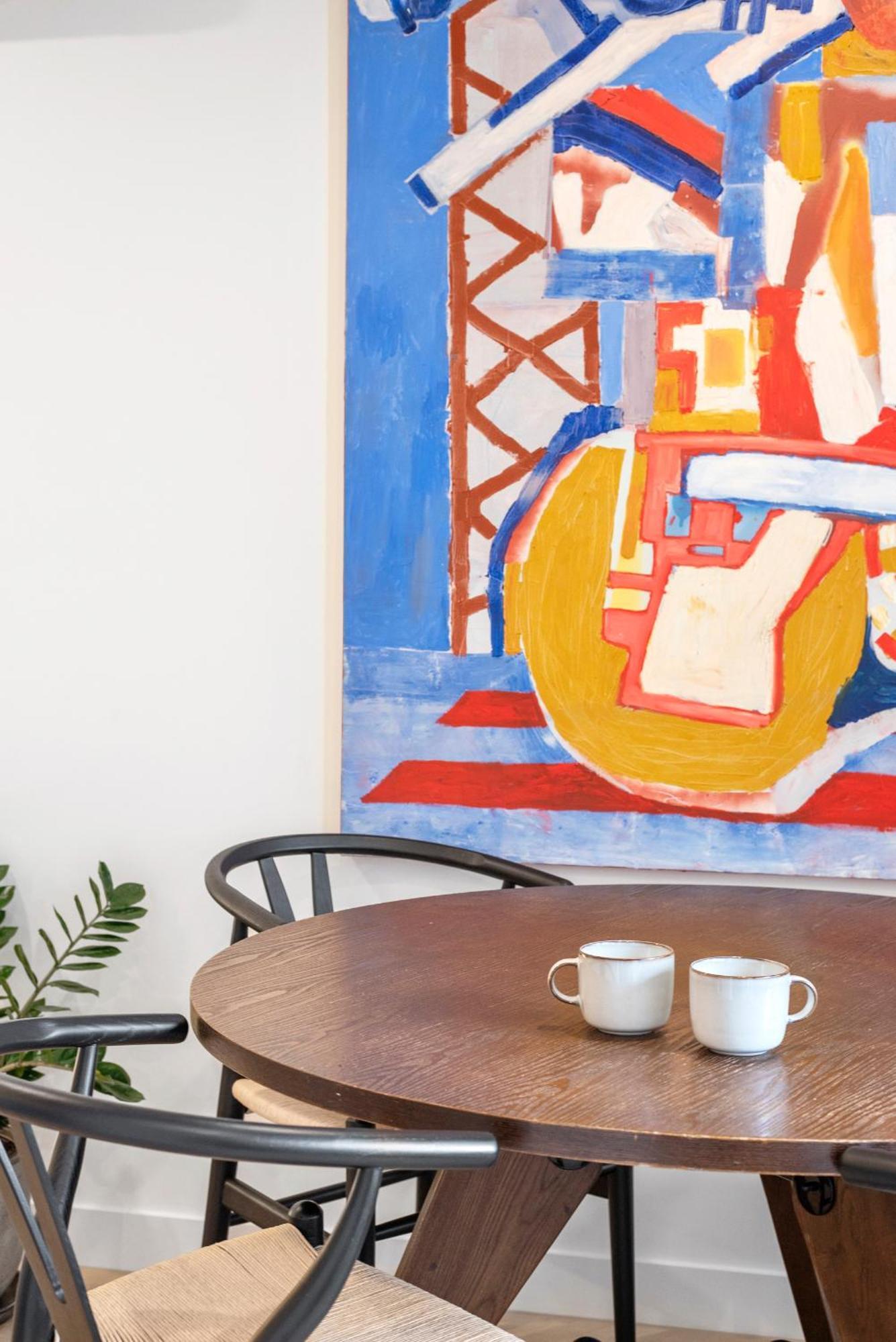 Artistic Urban Getaway Just Off Smith Street! Apartment