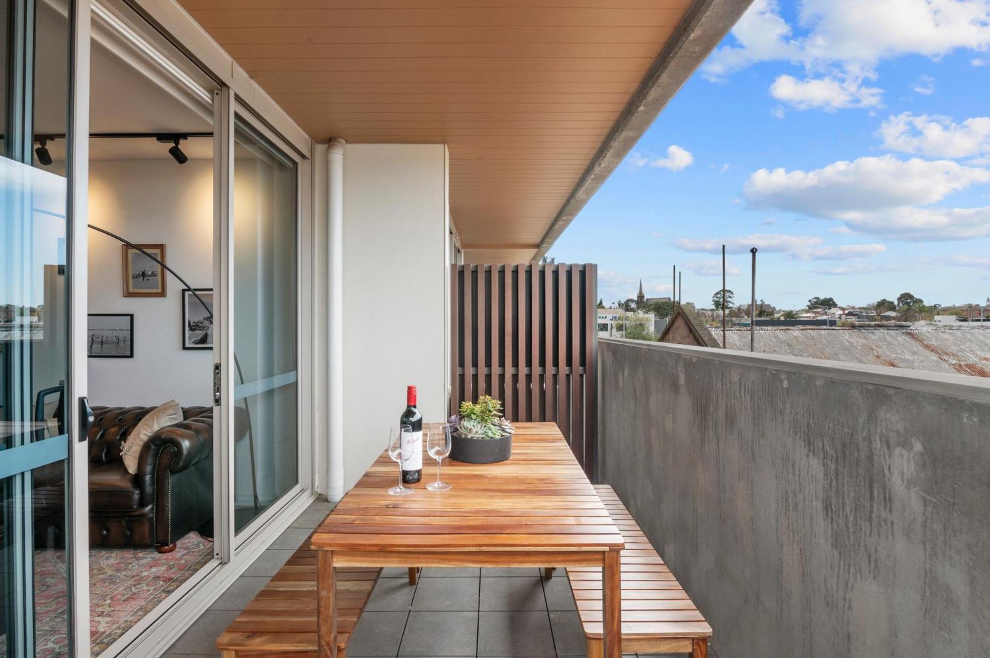 Artist Abode: In A That's Also A Gallery Apartment Melbourne