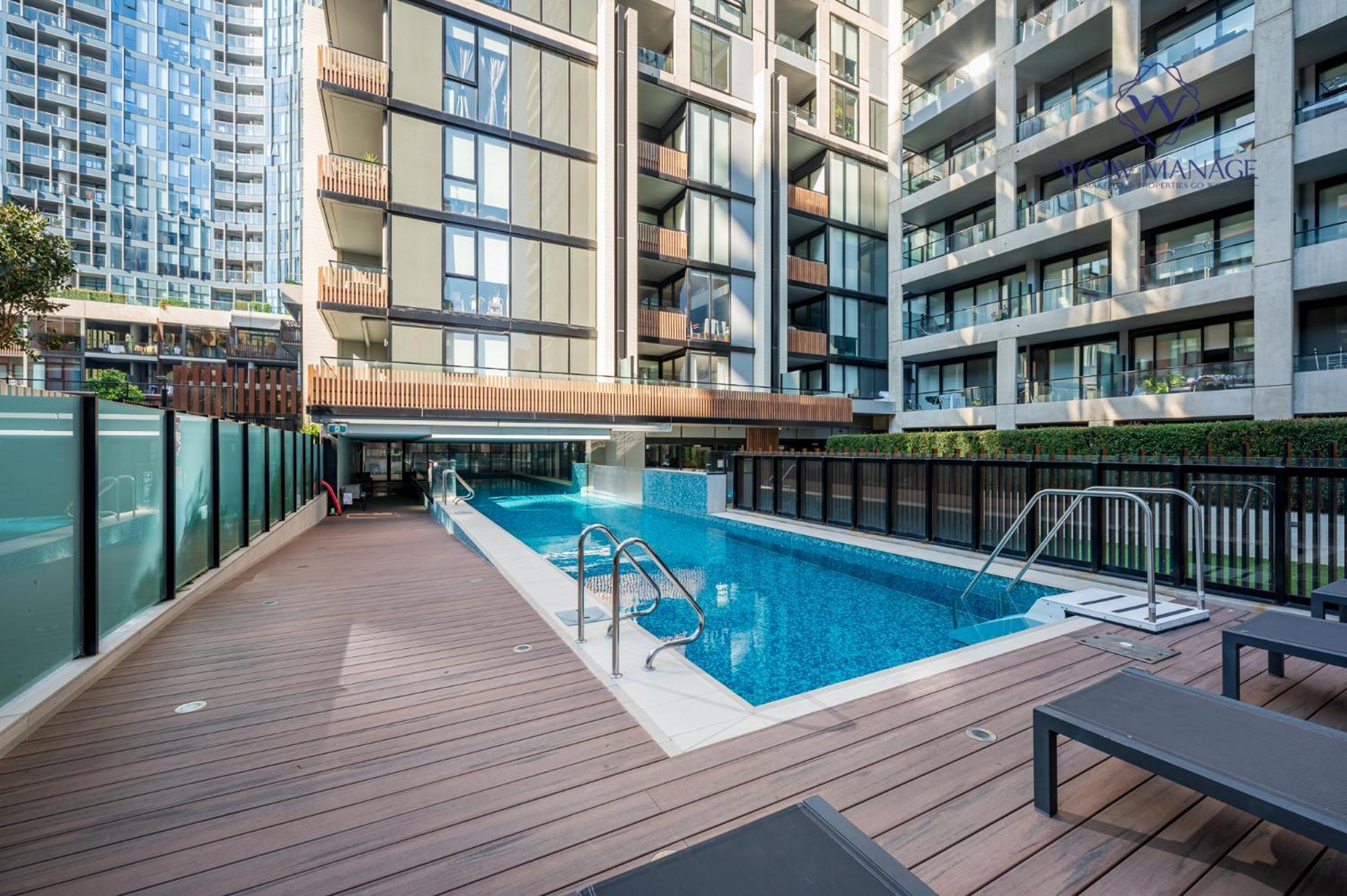 Apartment Wow Self-contained On Hall Melbourne