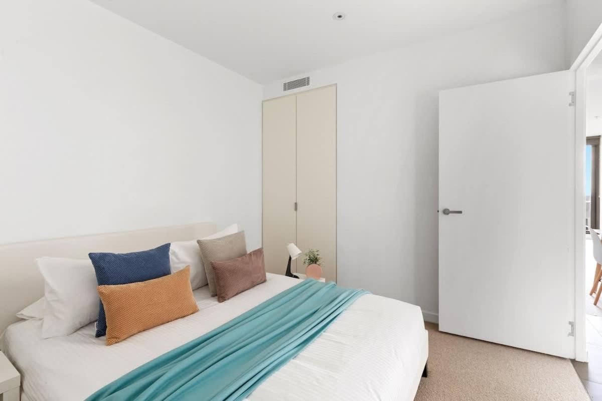 A Cozy 2br With Free Wifi In Prime Apartment