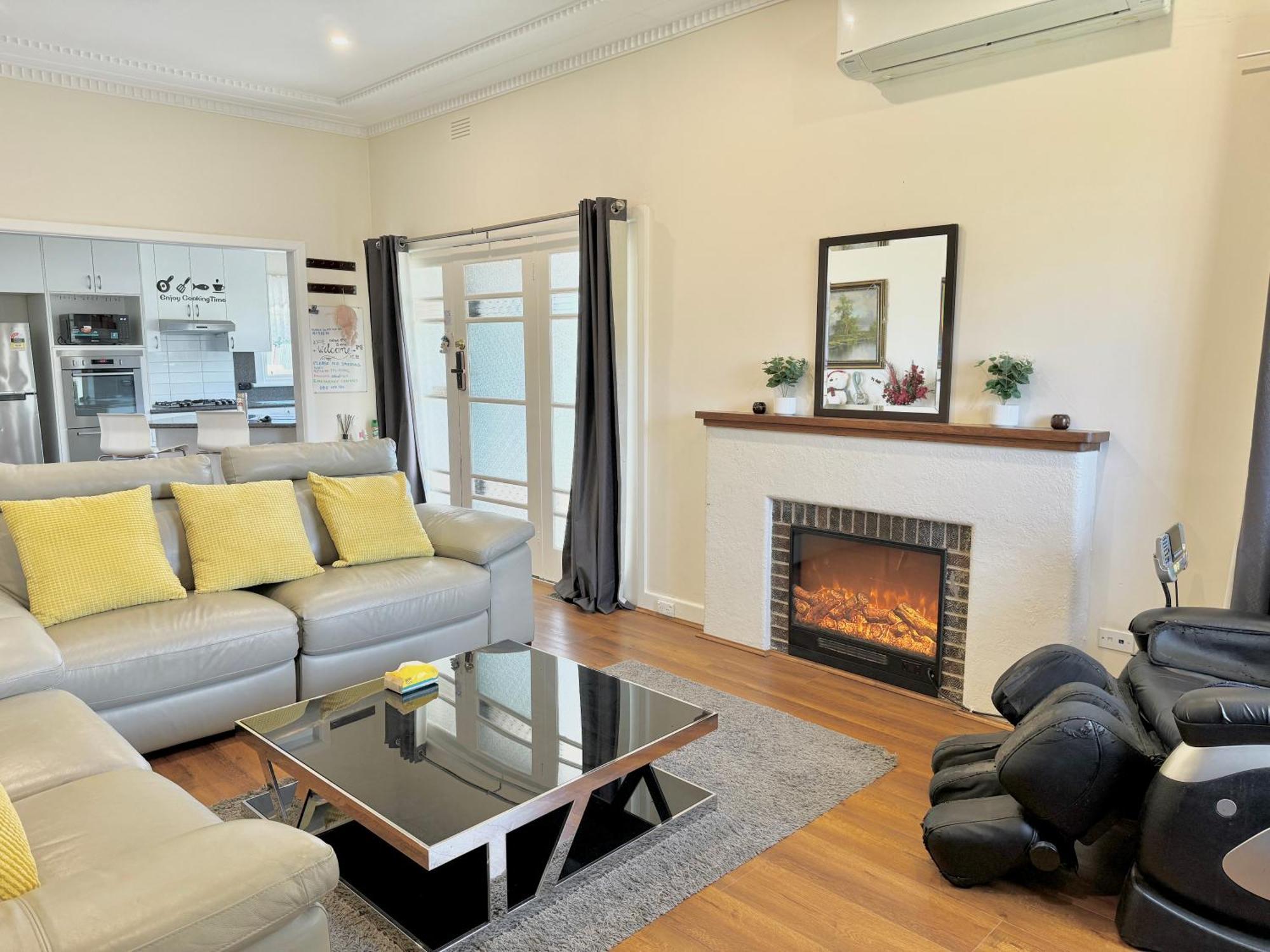 Four Seasons Home家四季客栈 * Melbourne