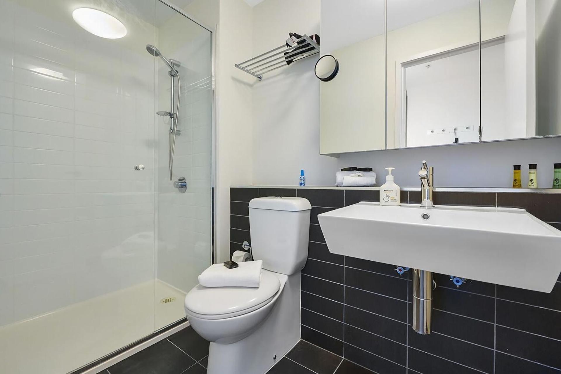 Spencer St Serenity Chic Urban Escape In The Cbd Melbourne