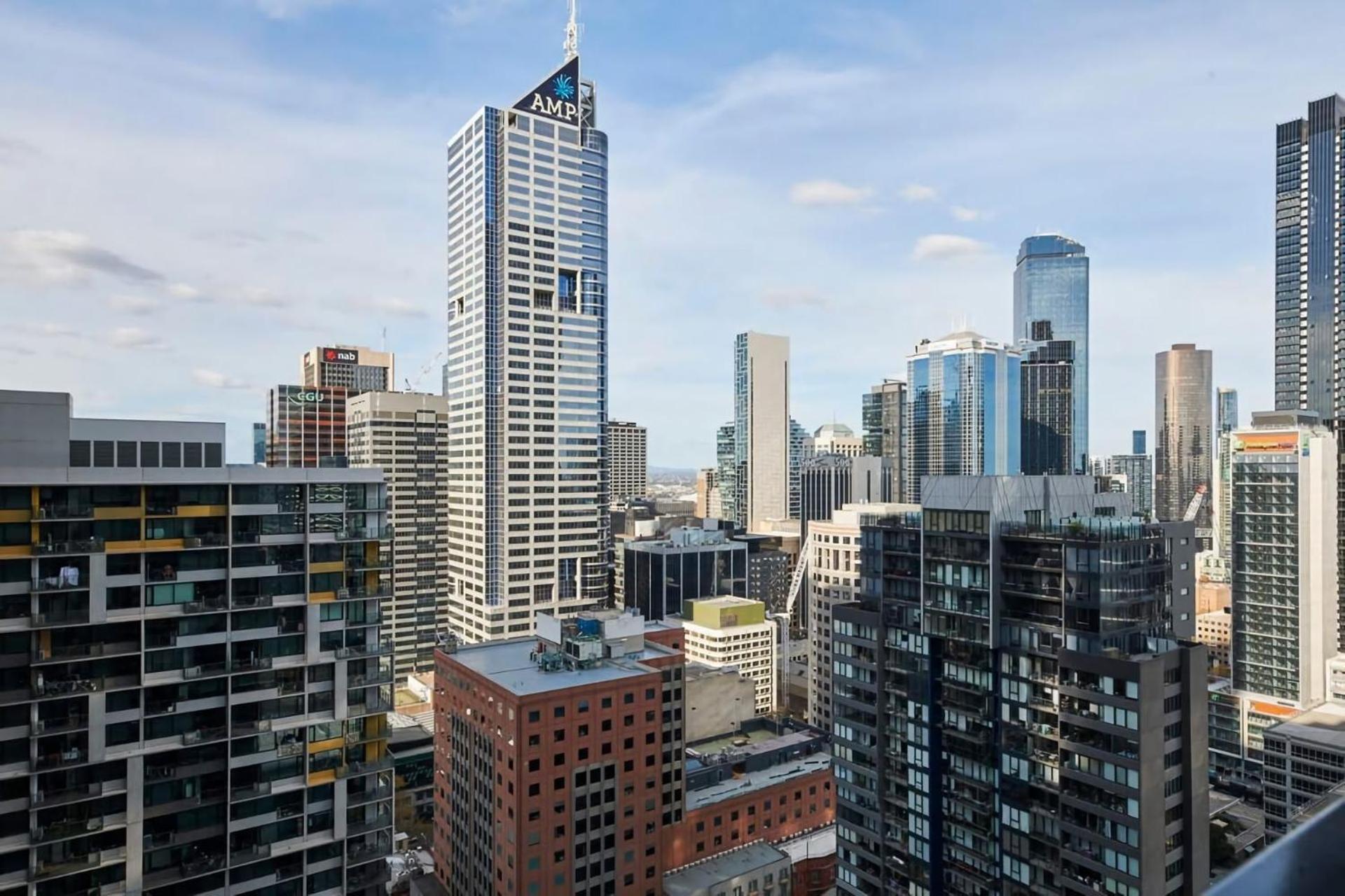 Elevated Bliss - Spectacular Views From Level 32 Apartment