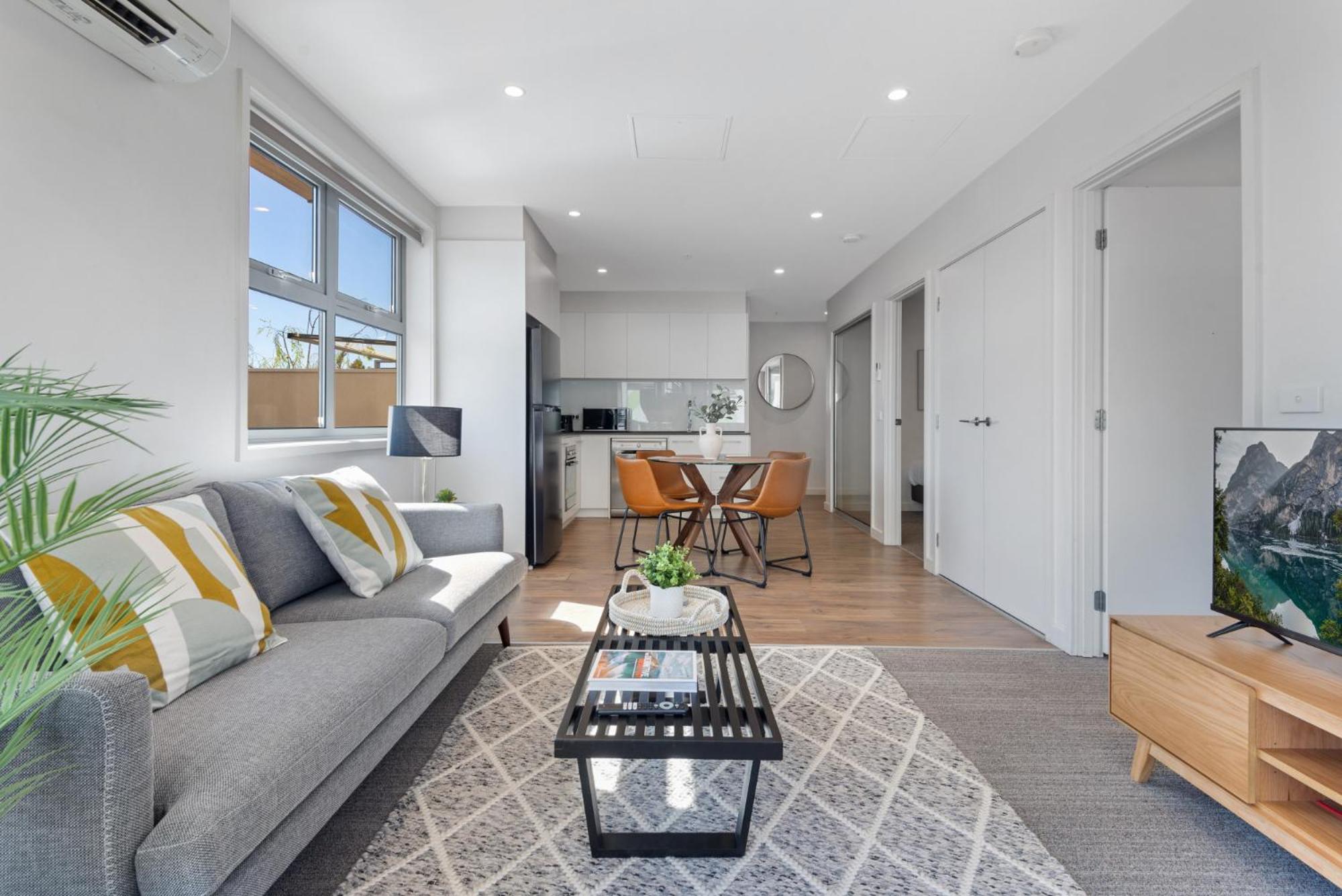 Apartment Elegant 2-bed With Large Balcony By High Street
