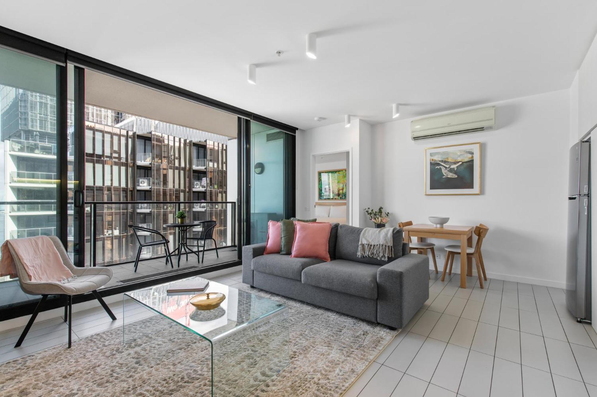 Chic 1-bed With Harbour Views & Pool By Tram Line Apartment