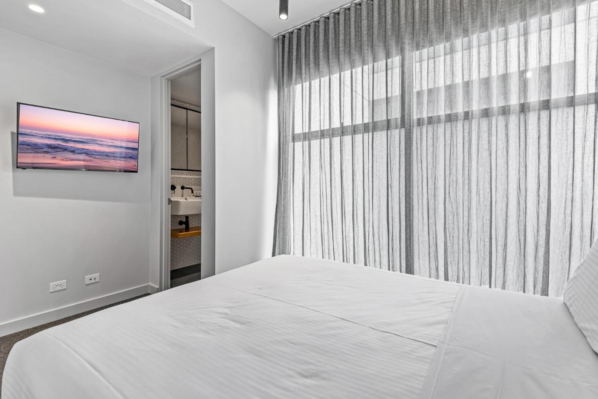 Stylish & Spotless 2-bed In St Kilda Melbourne