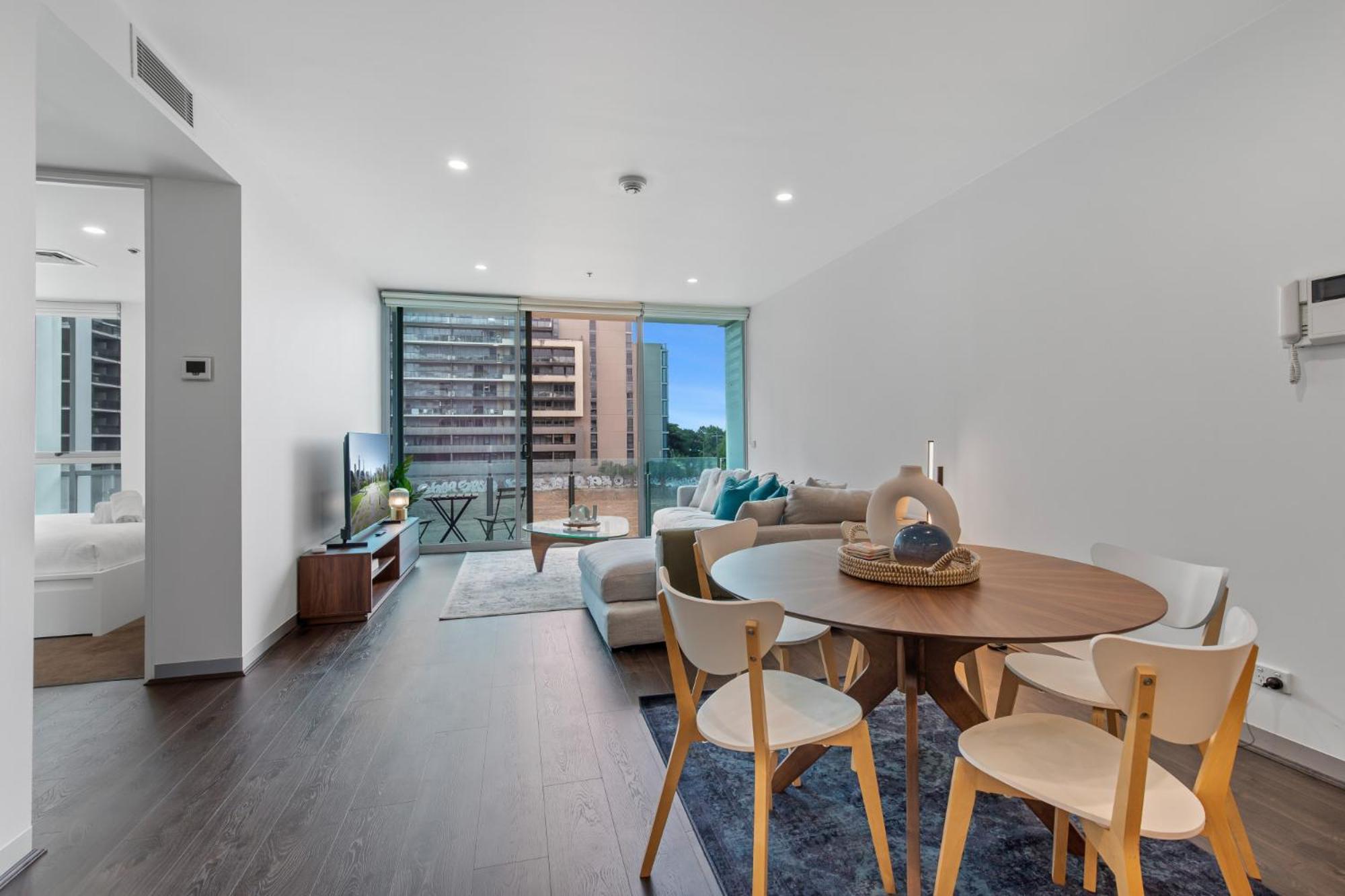 Apartment Pristine 2-bed By Park With Pool & Gym *