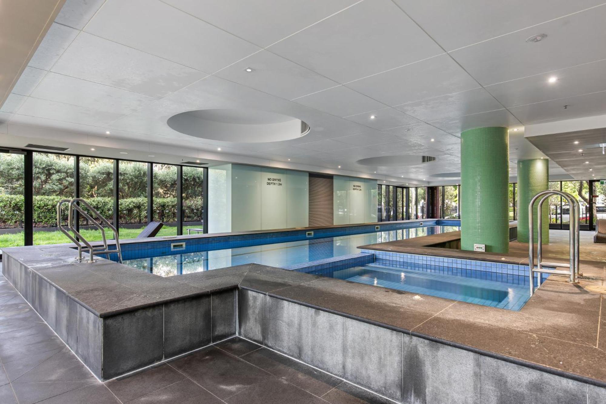 Pristine 2-bed By Park With Pool & Gym Apartment