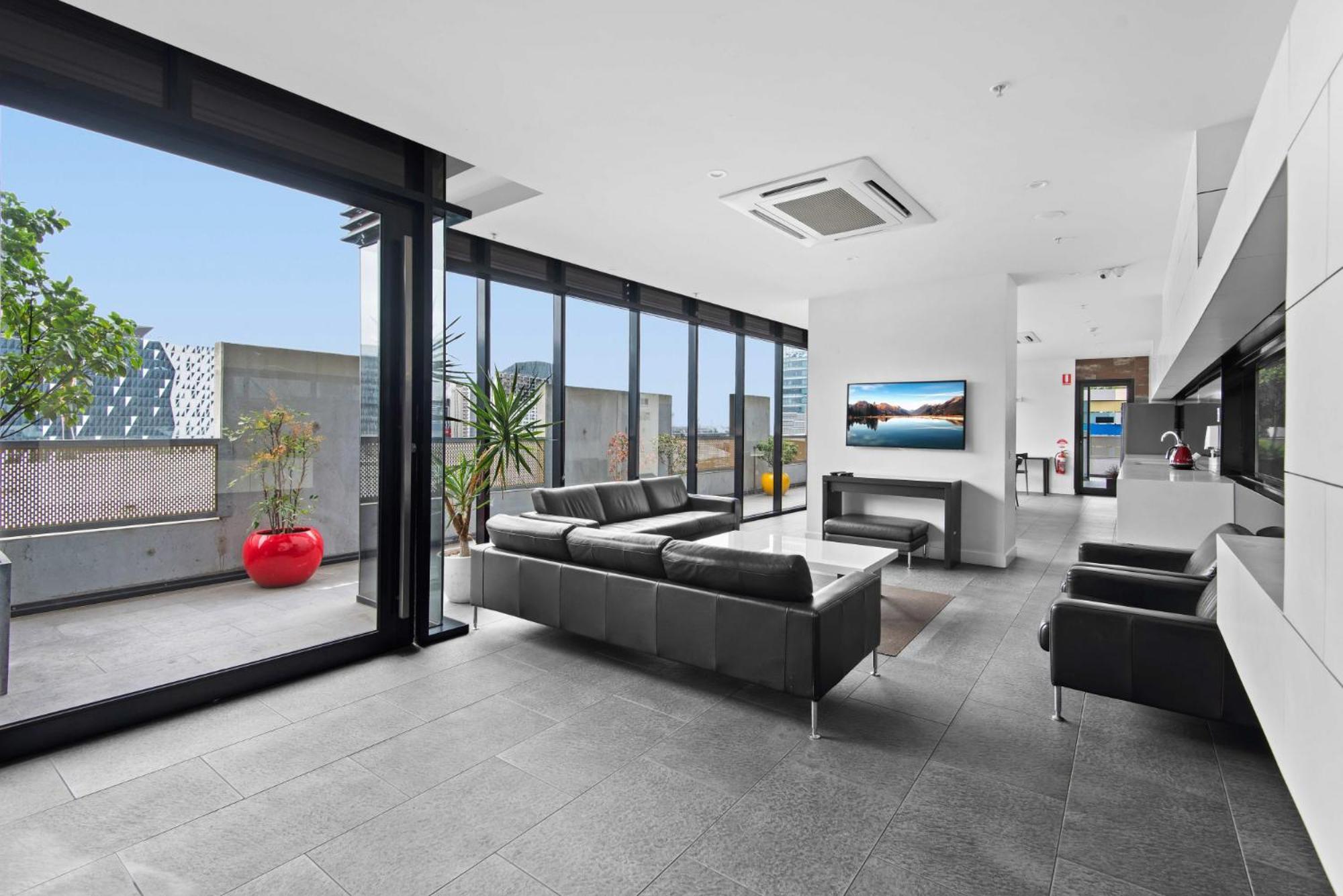 Modern 1-bed With Pool And Gym