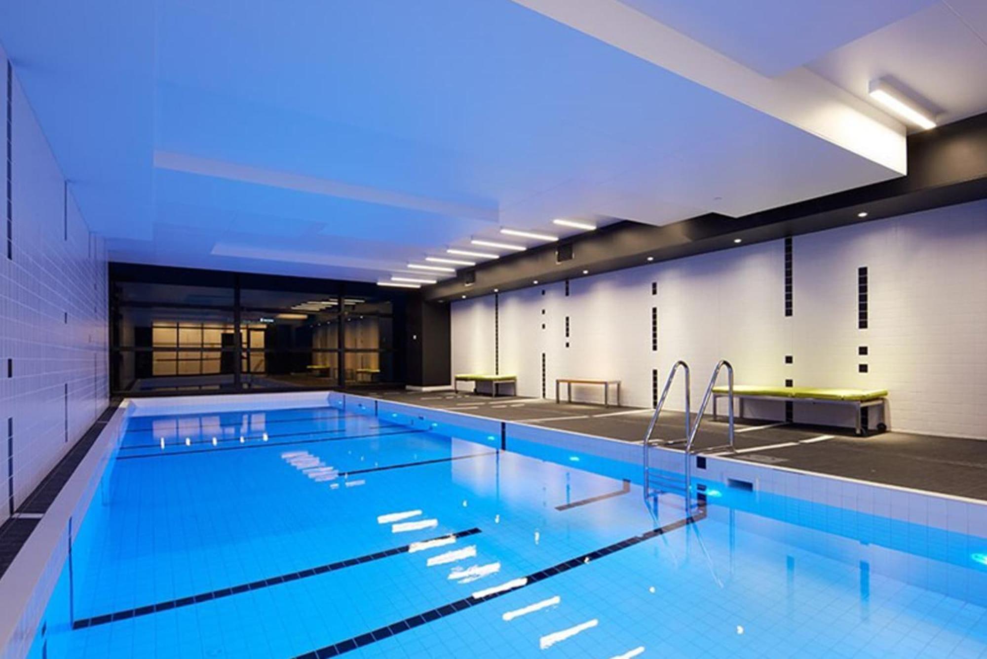 Chic Views Modern Comfort Near Southern Cross Melbourne