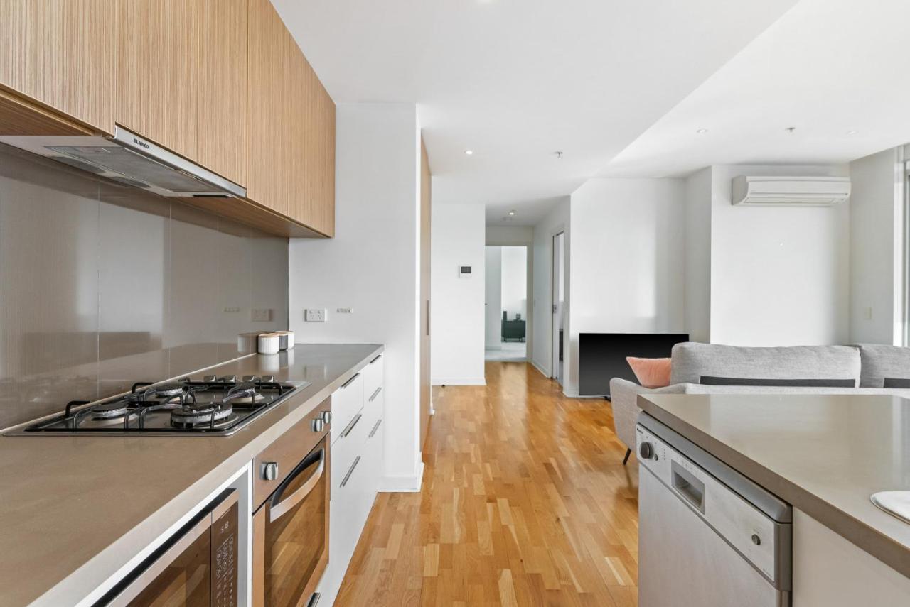 Apartment Port And A Glimpse Of The Sparkling Bay - Sleeps 4 Melbourne