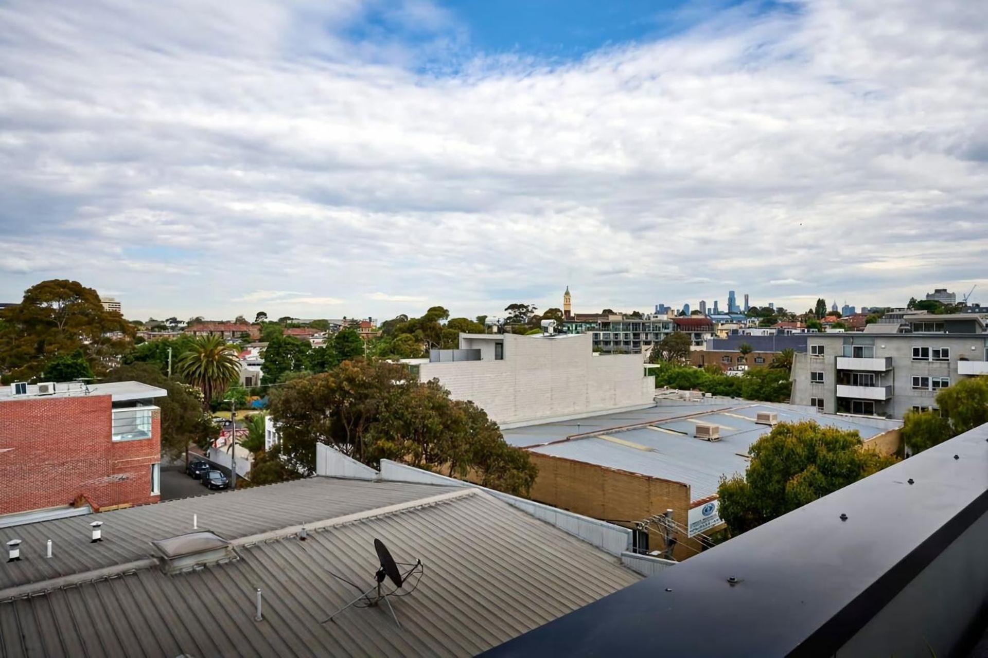 2br Penthouse Apt Rooftop Terrace, Spa & Bbq Apartment Melbourne