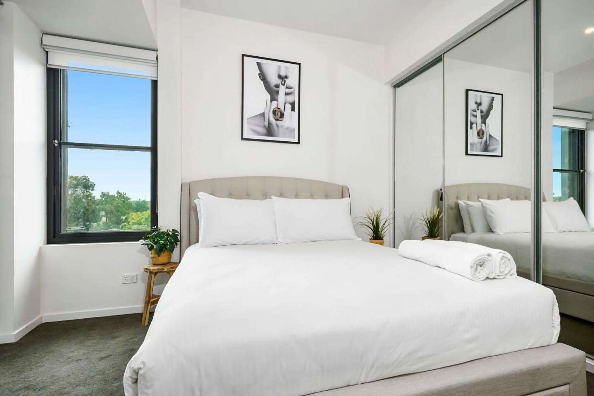 2br Penthouse Apt Rooftop Terrace, Spa & Bbq Apartment