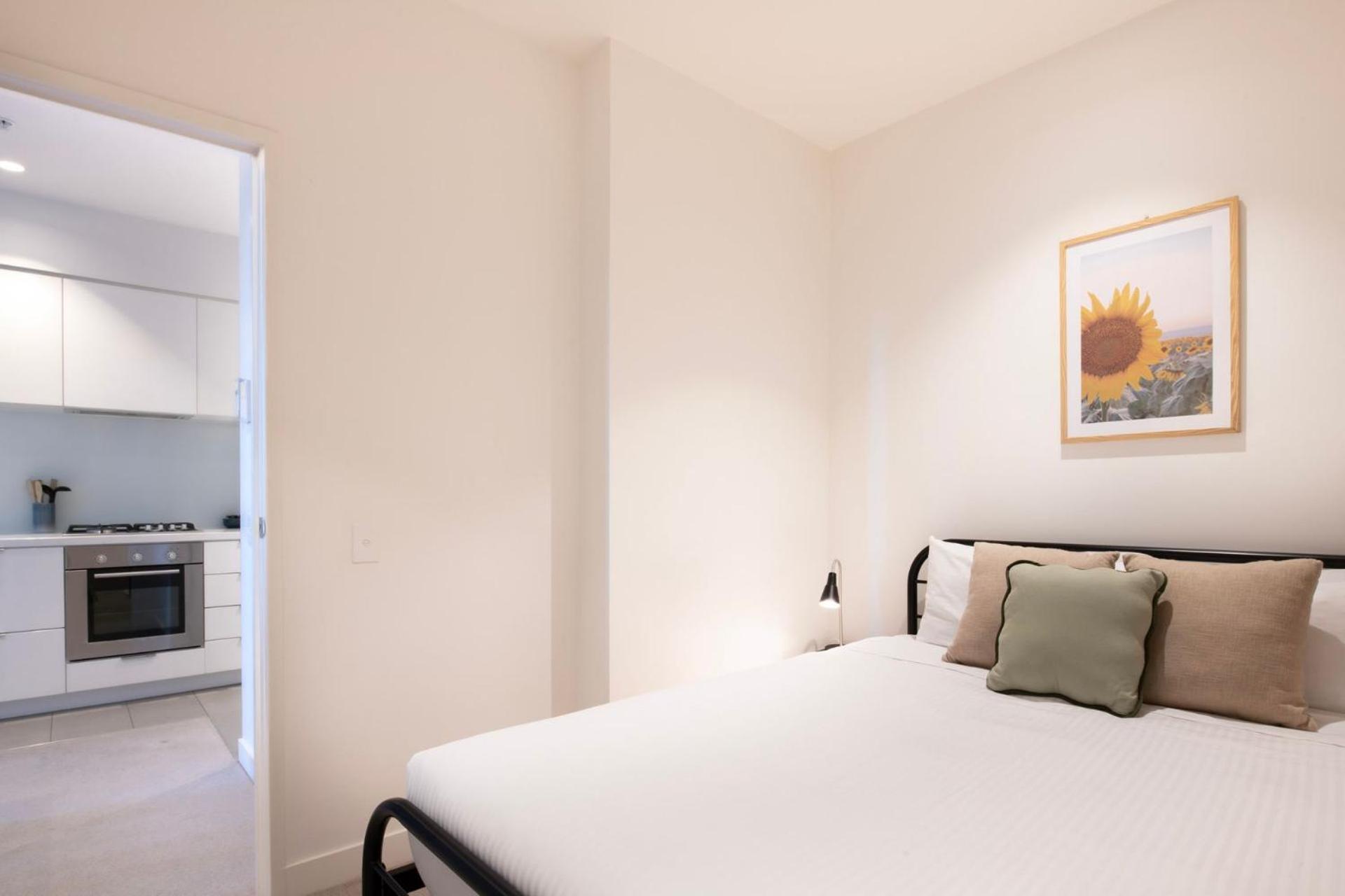 Apartment Latrobe St Gem 2-bedroom With Huge Deck & Car Park *
