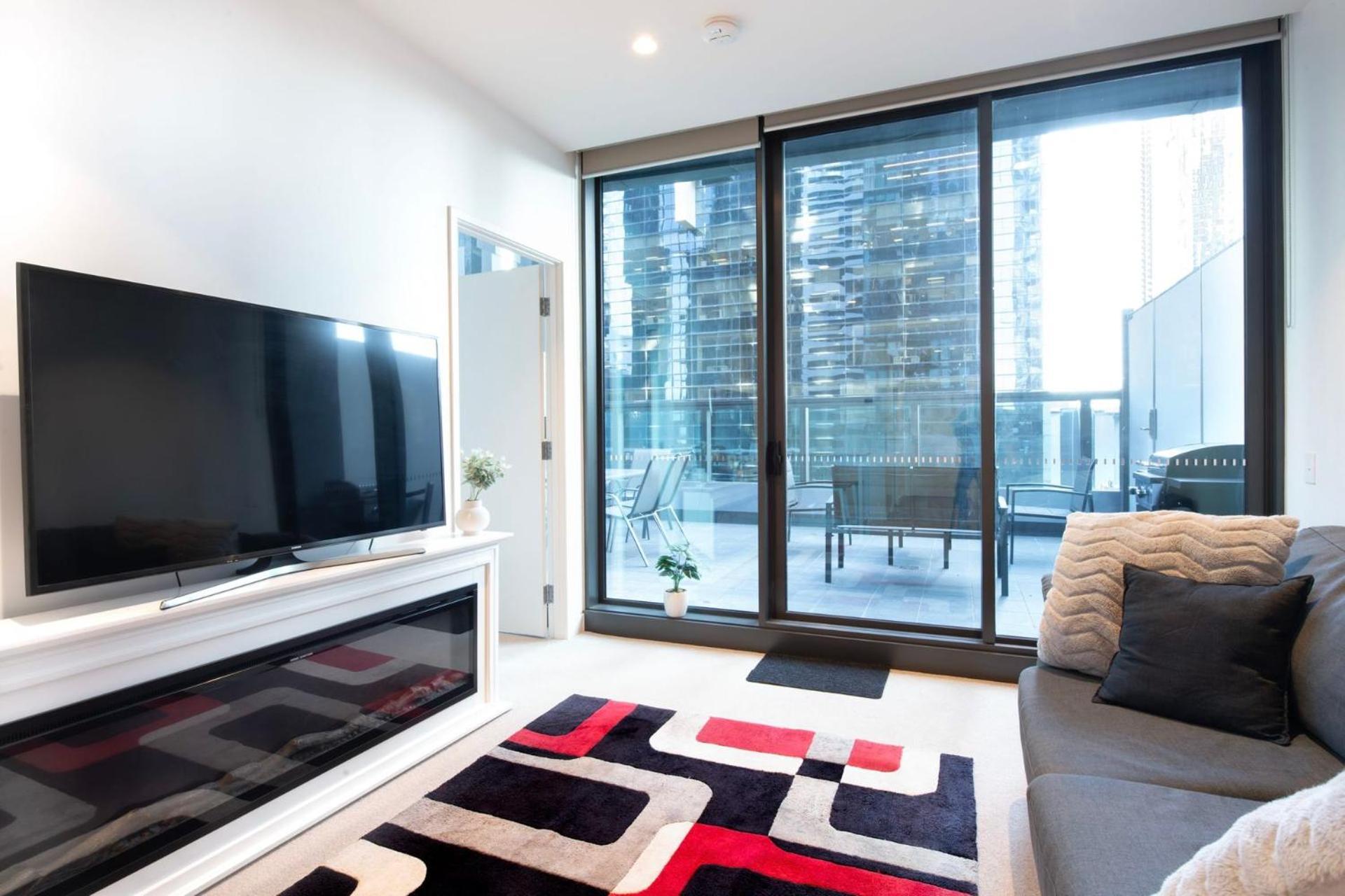 Latrobe St Gem 2-bedroom With Huge Deck & Car Park * Melbourne