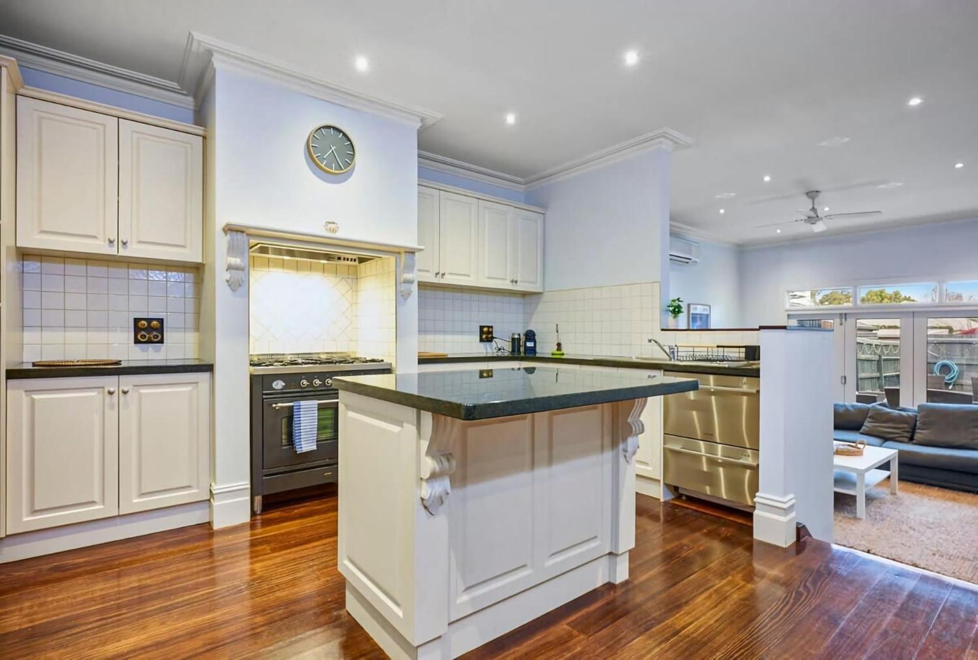 Holiday home Bowen Street Family Retreat With Pool *
