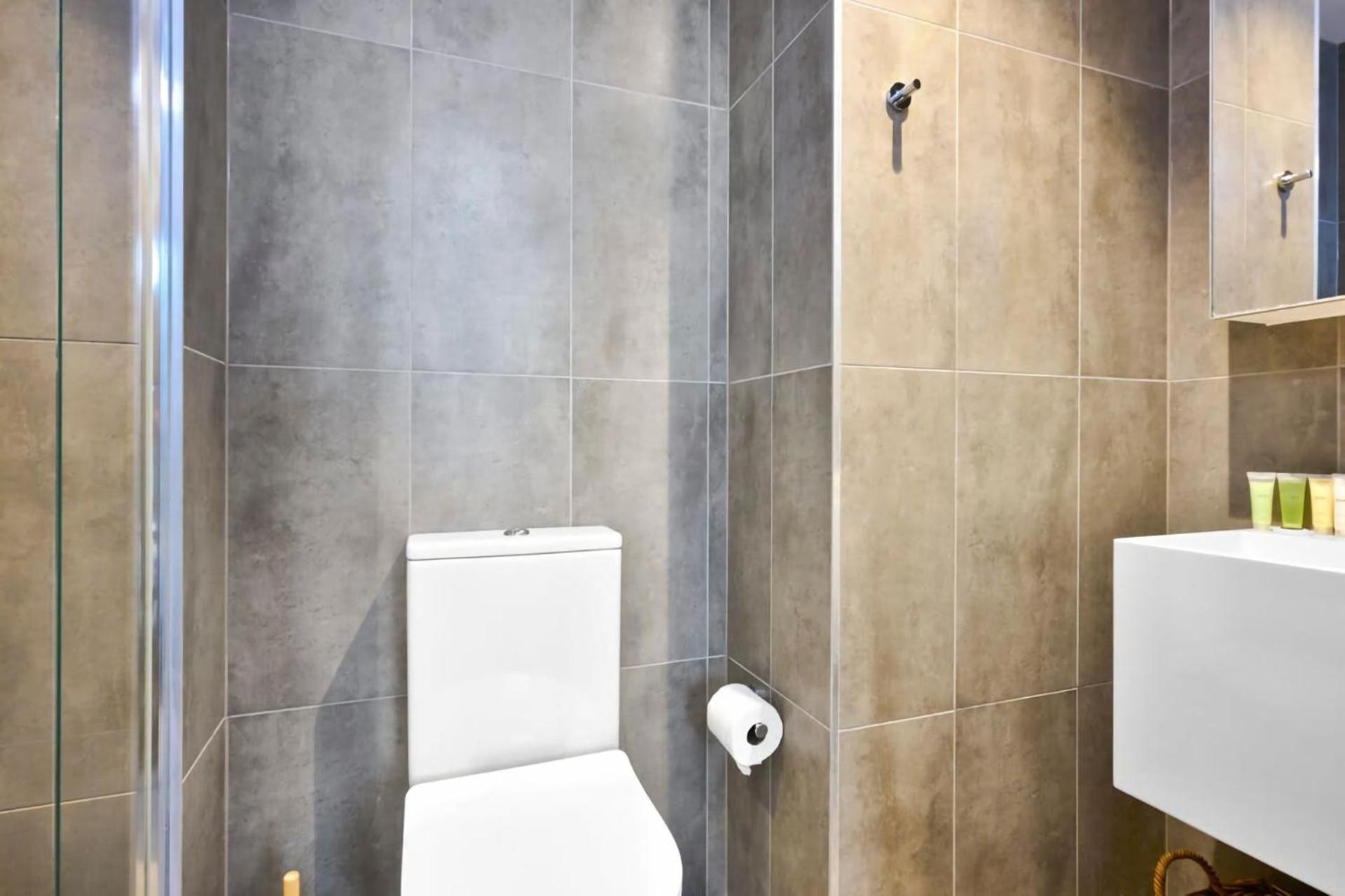Cityscape Family Oasis 2br With Parking Apartment *