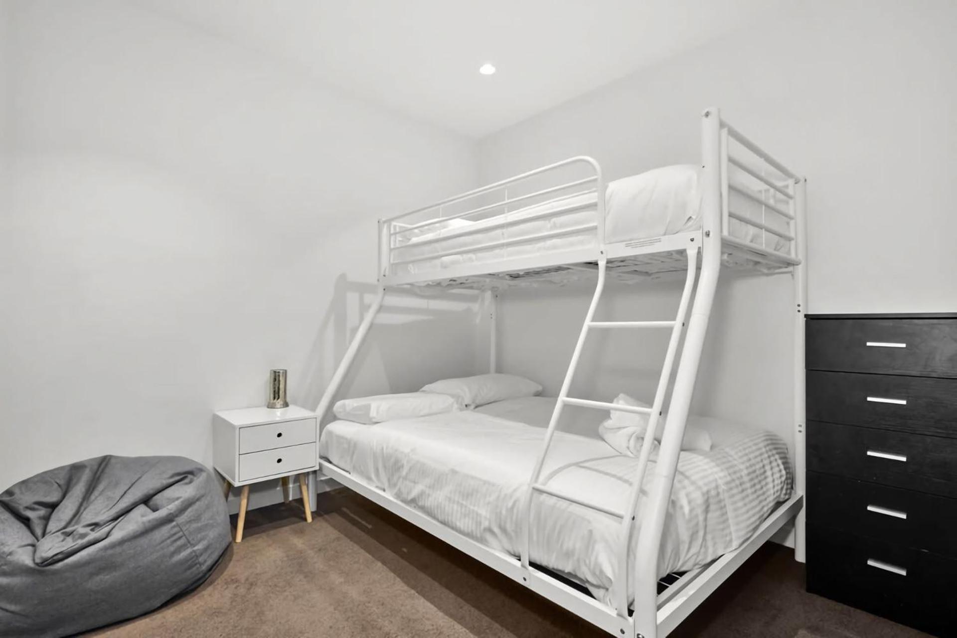Cityscape Family Oasis 2br With Parking Apartment Melbourne