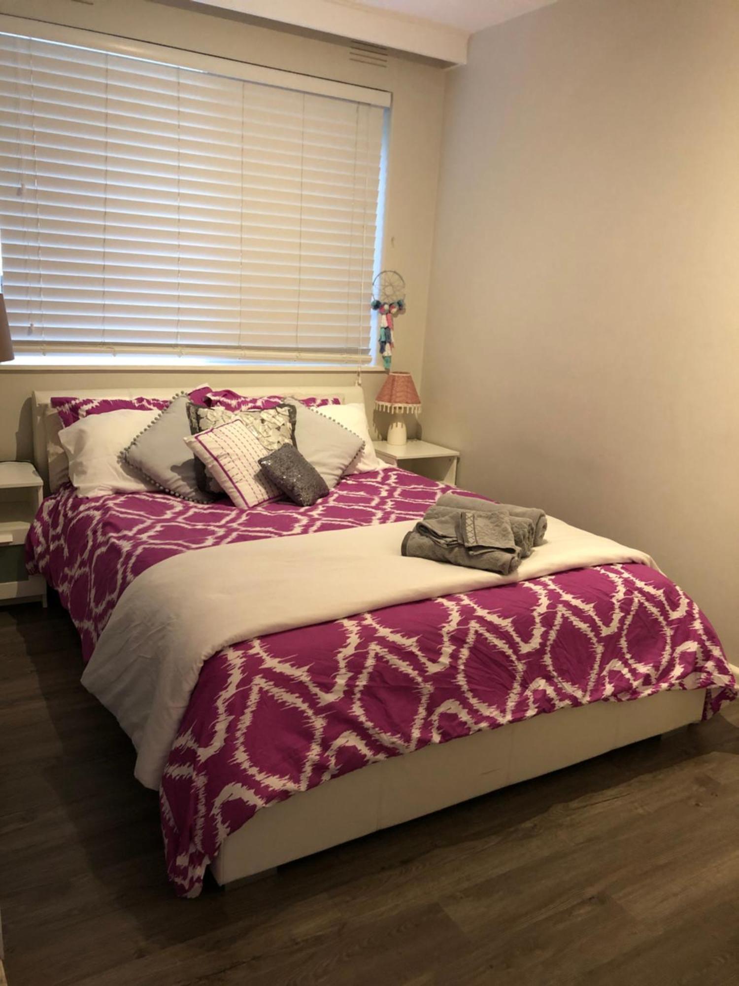 1 Bedroom Unit In Heart Of Elsternwick Apartment
