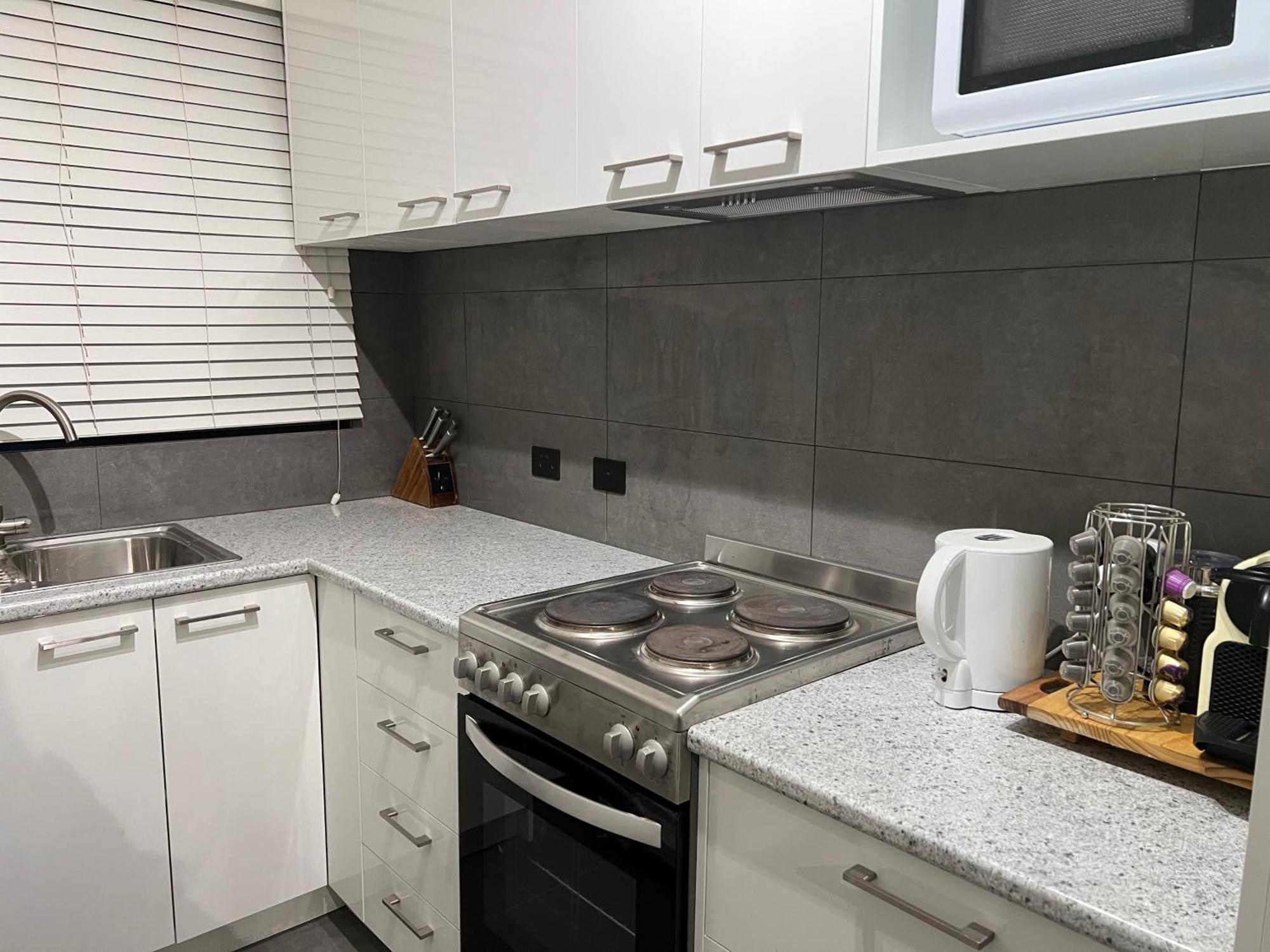 1 Bedroom Unit In Heart Of Elsternwick Melbourne