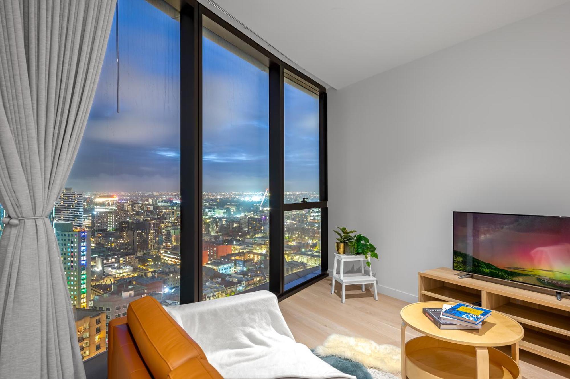 Luxurious Sapphire 1 Bed 1 Bath Apartment