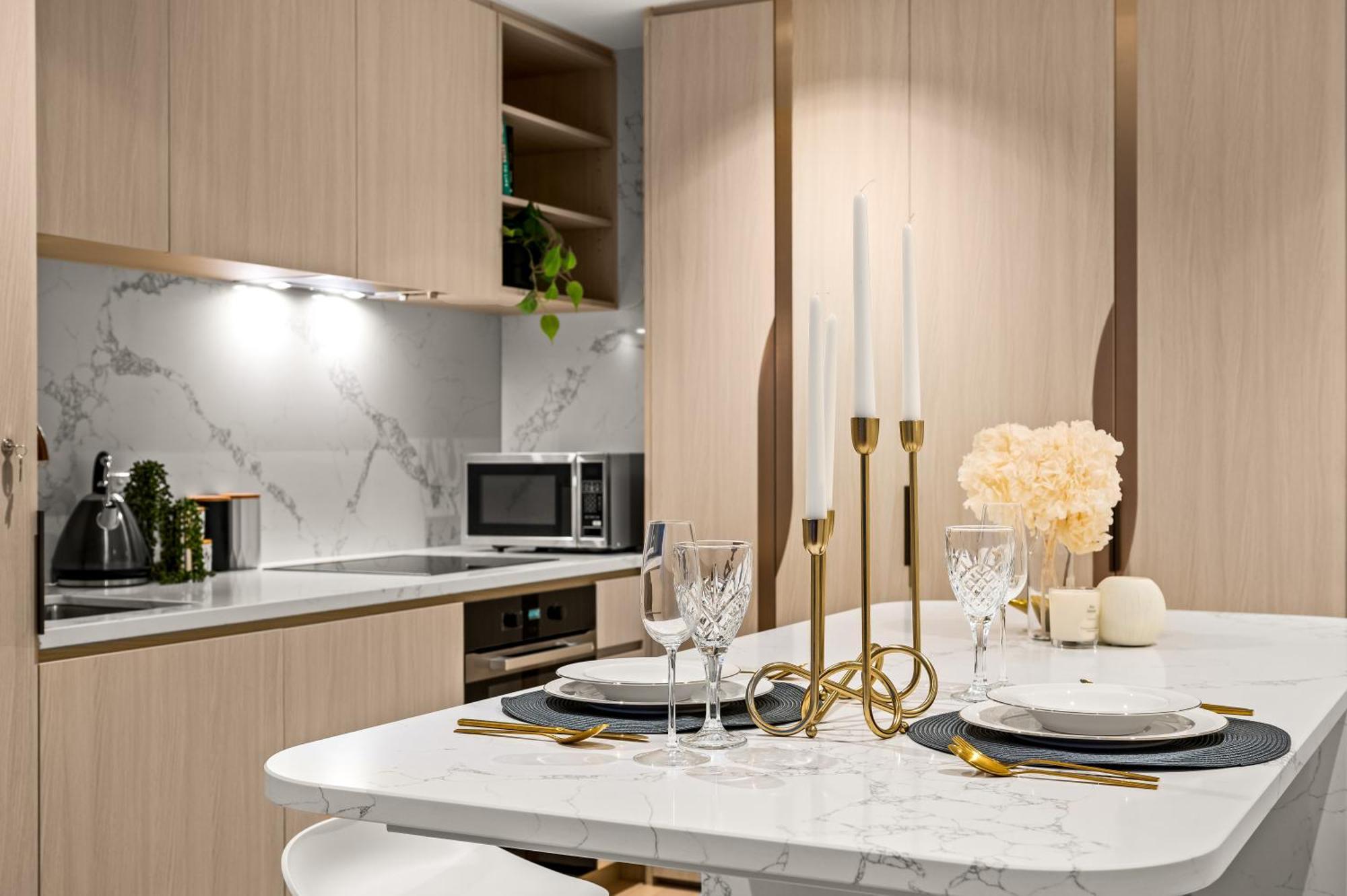 Luxurious Sapphire 1 Bed 1 Bath