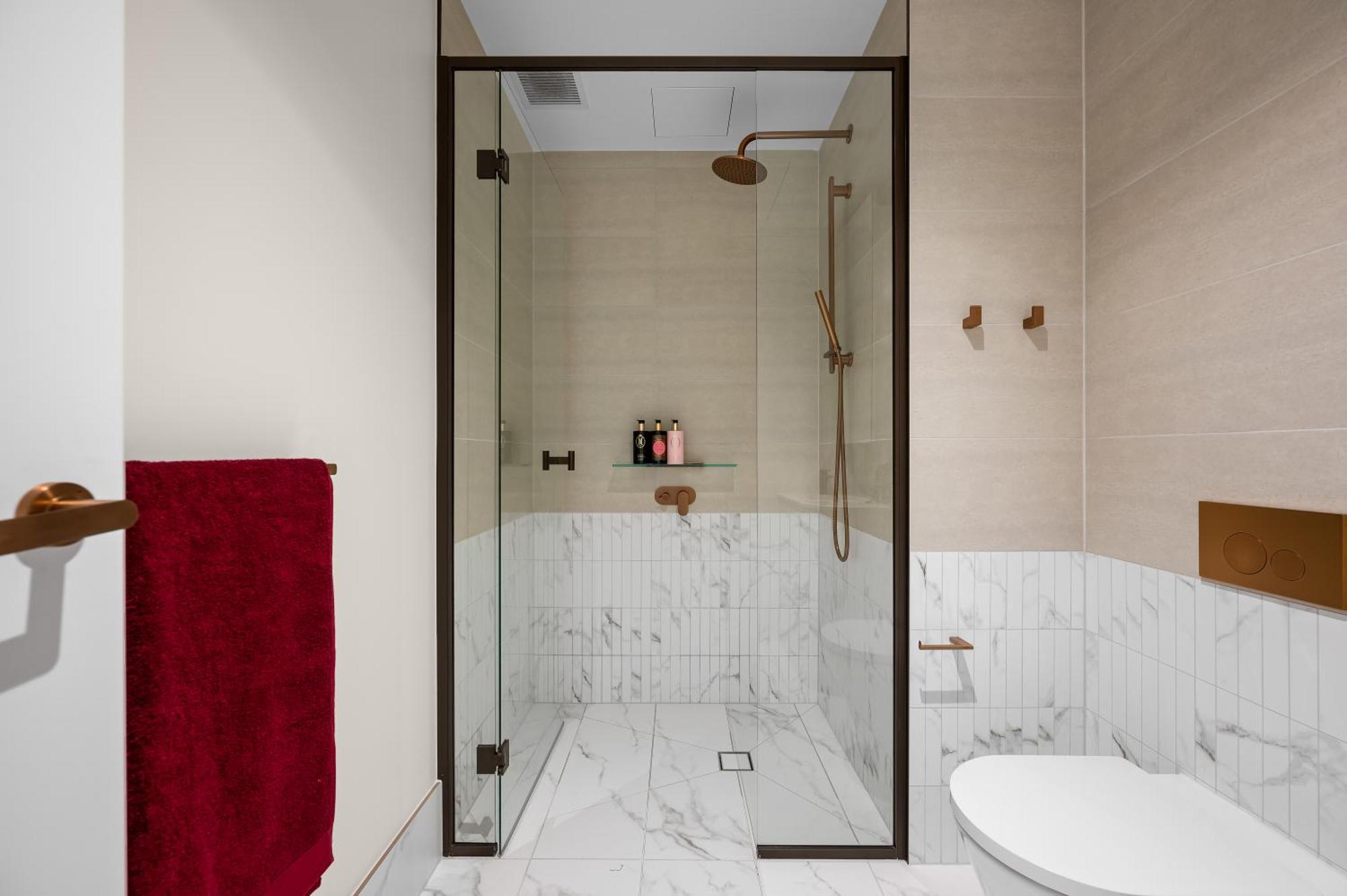 Luxurious Sapphire 1 Bed 1 Bath Apartment