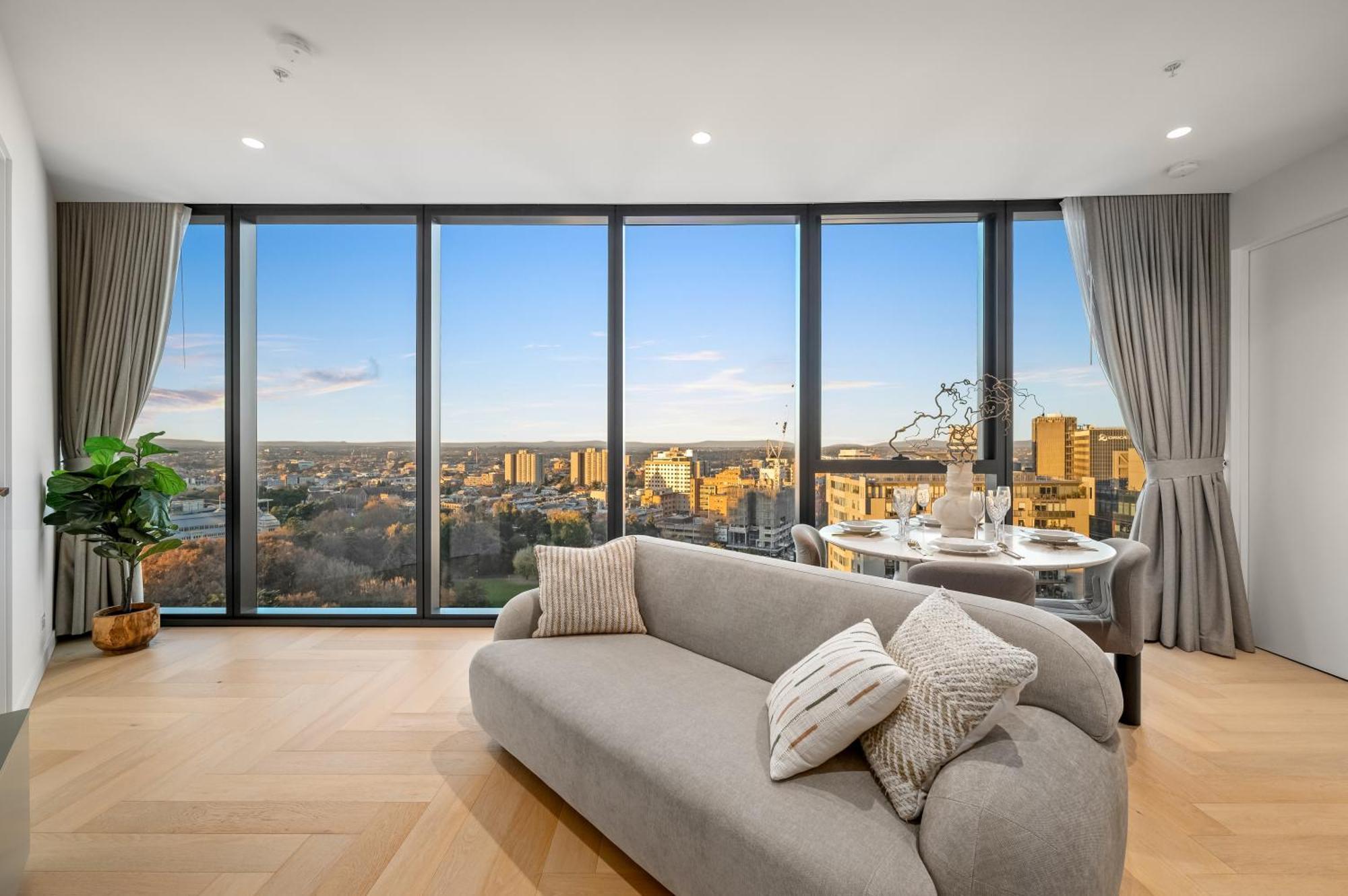 Stupendous Cbd & Garden Views - 2bdr 2 Bth With Free Parking Apartment