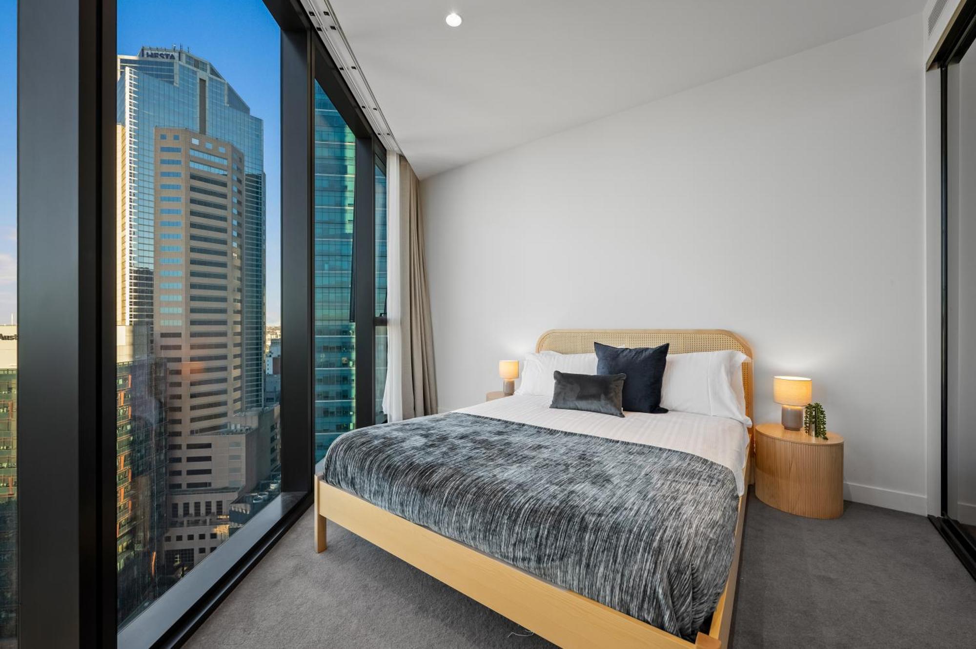 Stupendous Cbd & Garden Views - 2bdr 2 Bth With Free Parking Apartment *