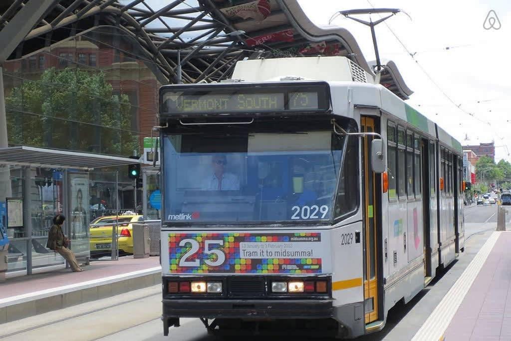 A Right Next To Southern Cross Melbourne
