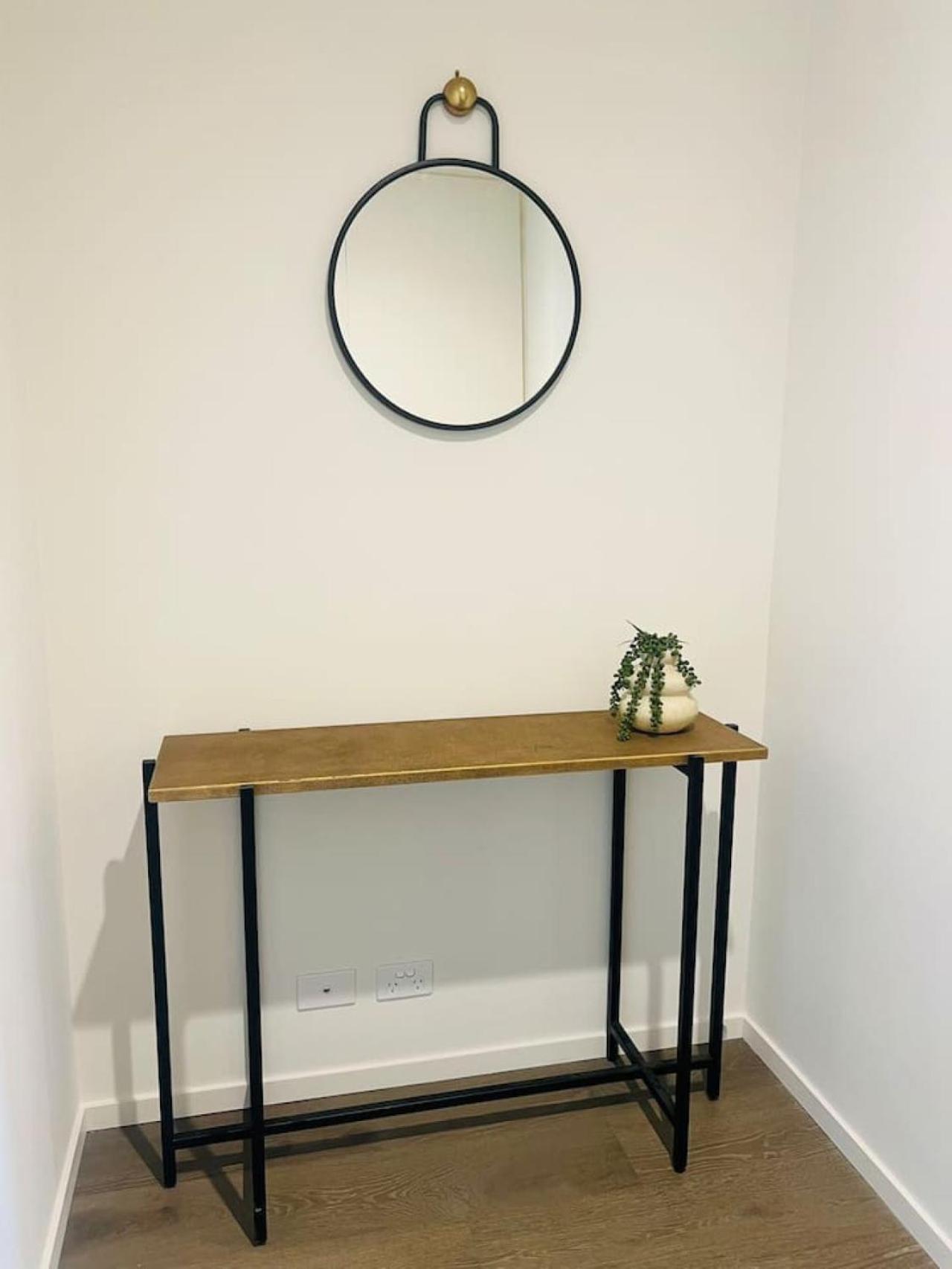 Australia 108 1bed 1bath L65 *