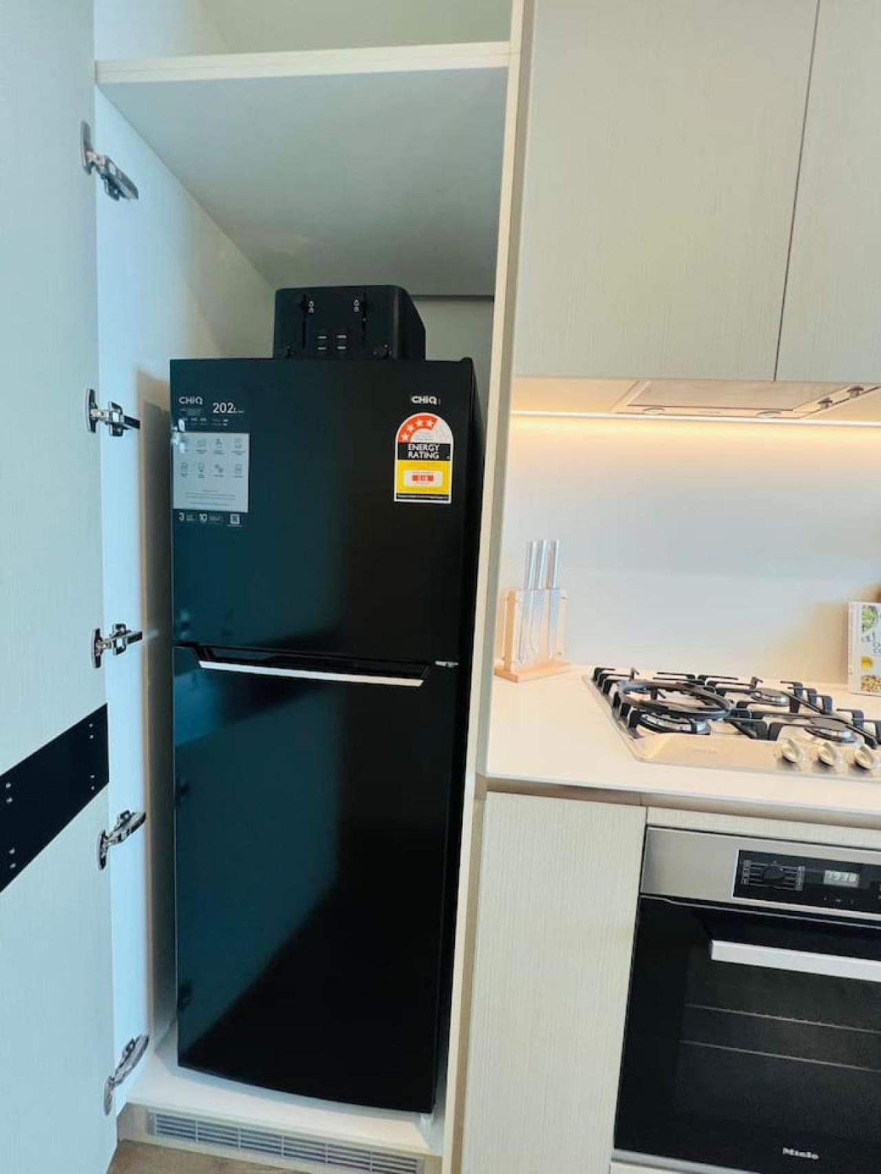 Australia 108 1bed 1bath L65 Apartment