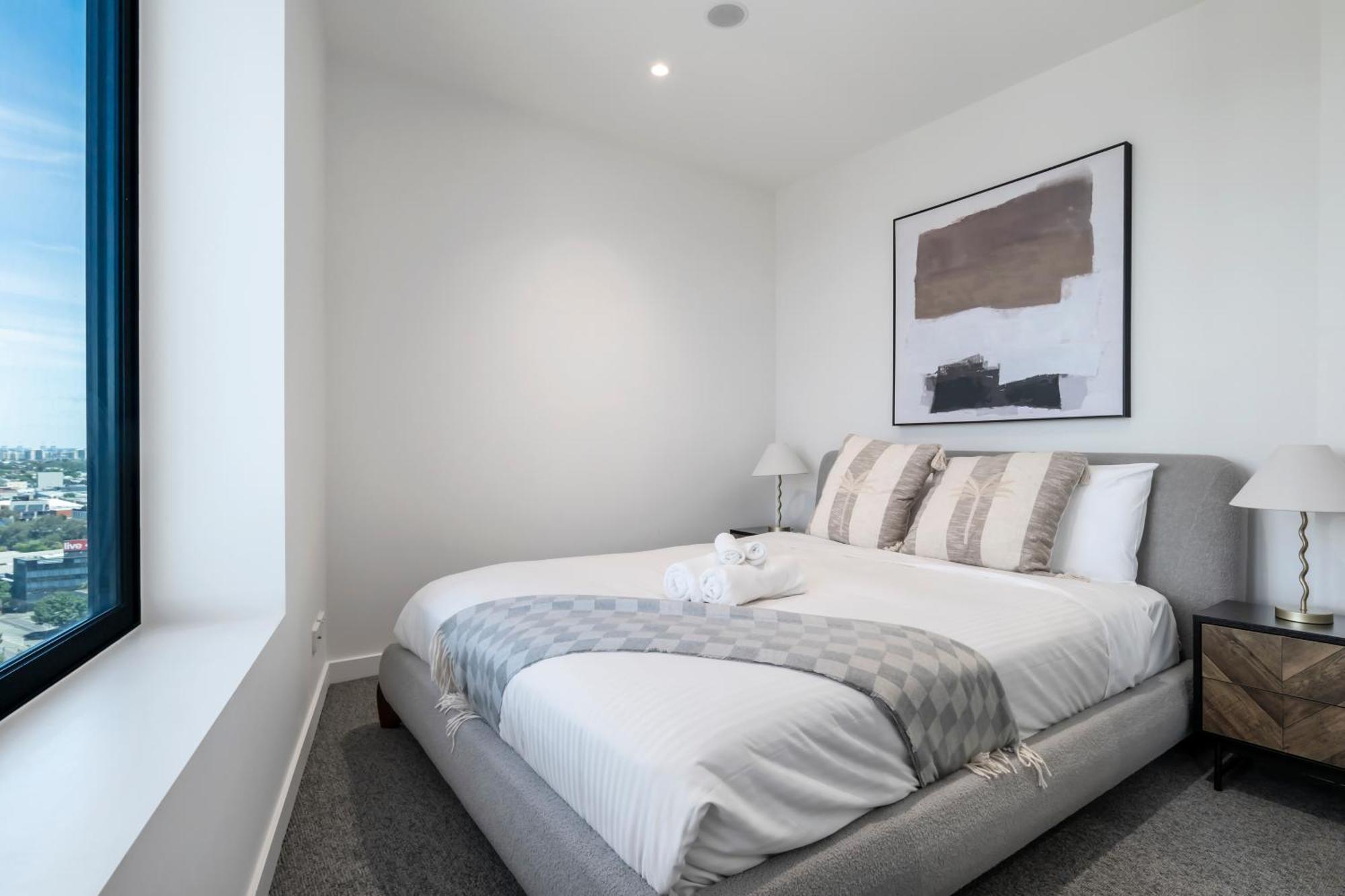 Bright And Modern 2br With Stunning Bay Views