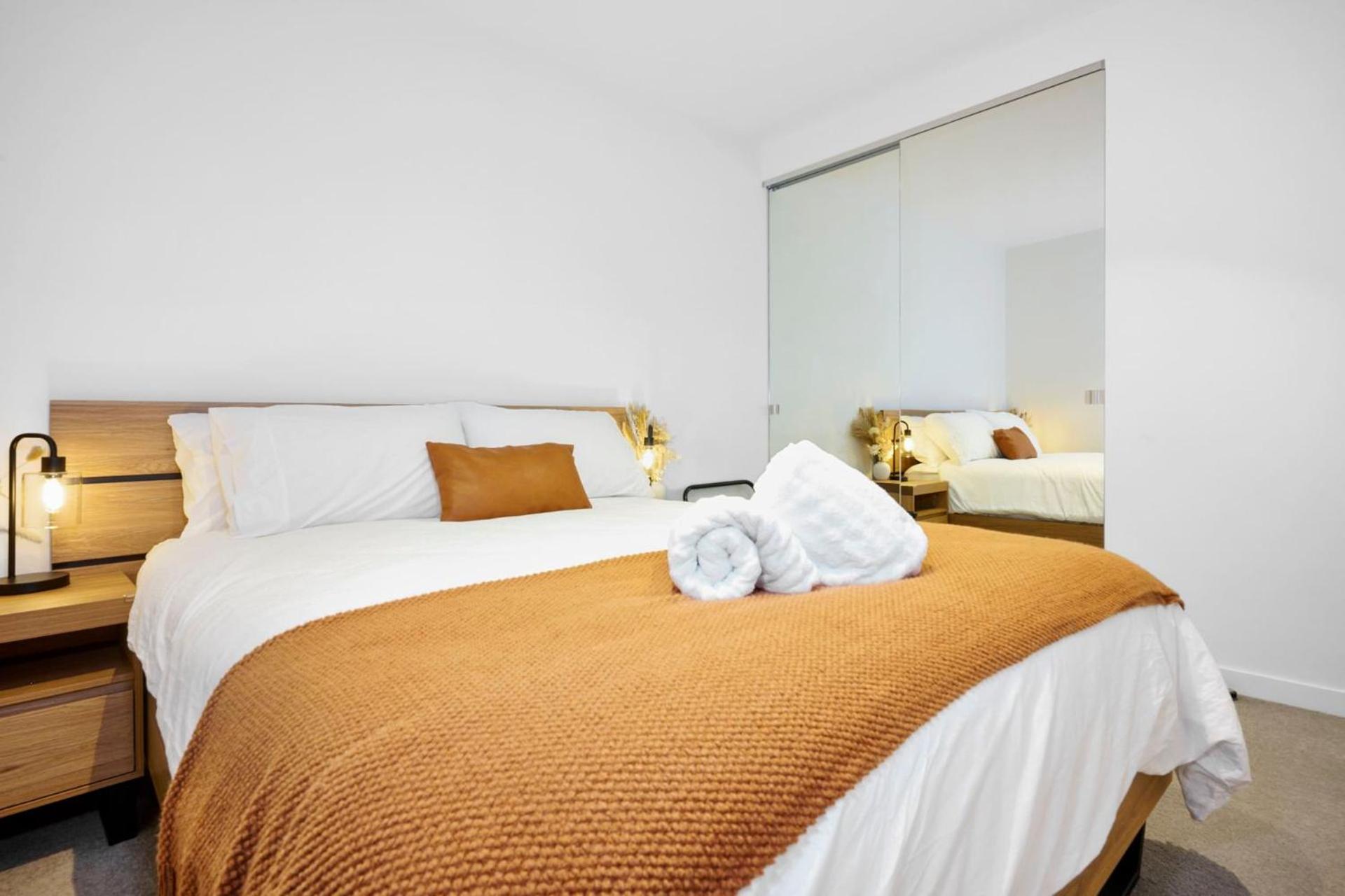 Stylishly Designed 2br In Southbank Melbourne