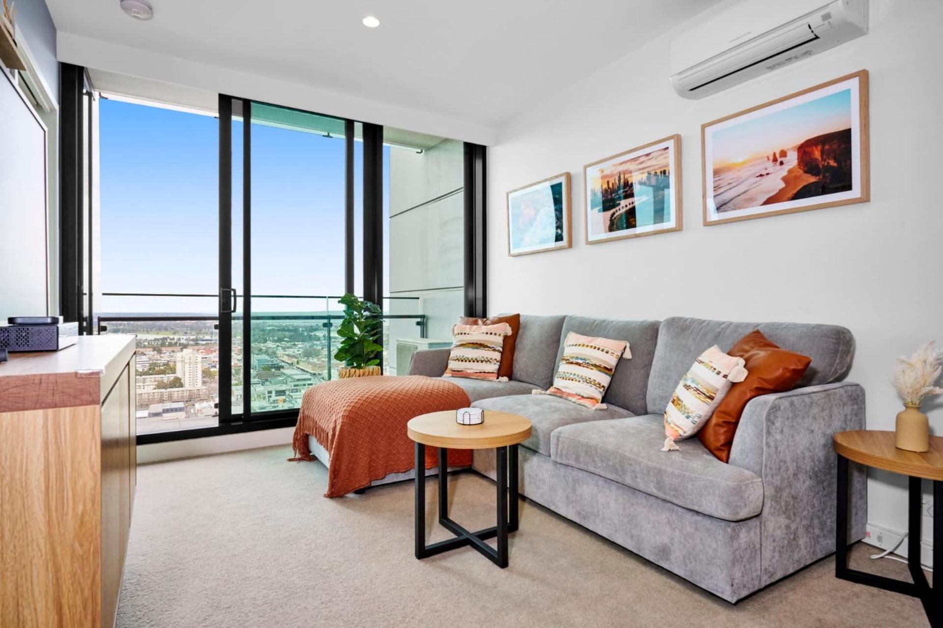 Stylishly Designed 2br In Southbank Melbourne
