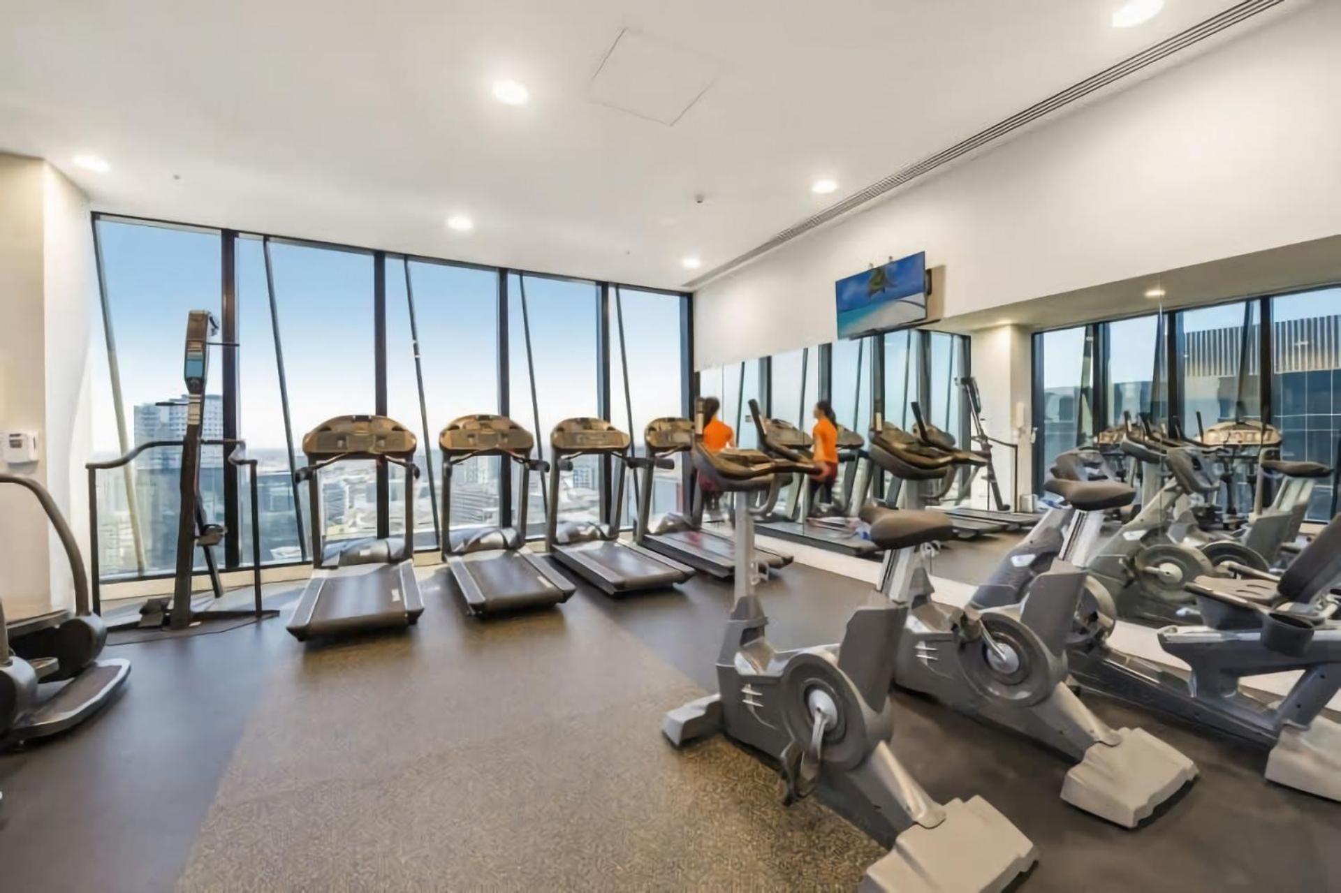 Skyline Serenity 1 Bedroom Oasis With Pool & Gym
