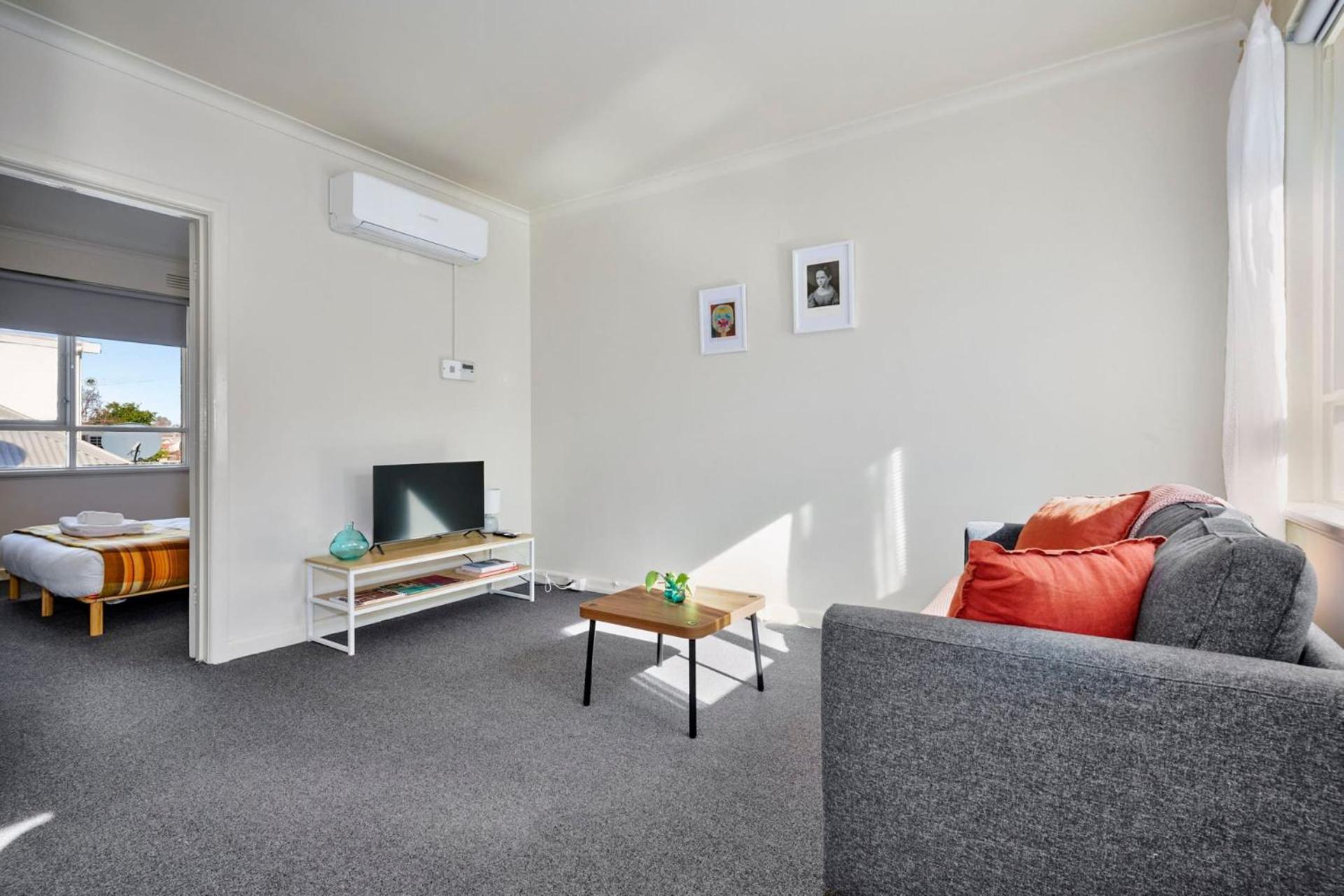 Chic 1br Unit In Vibrant Richmond Apartment *