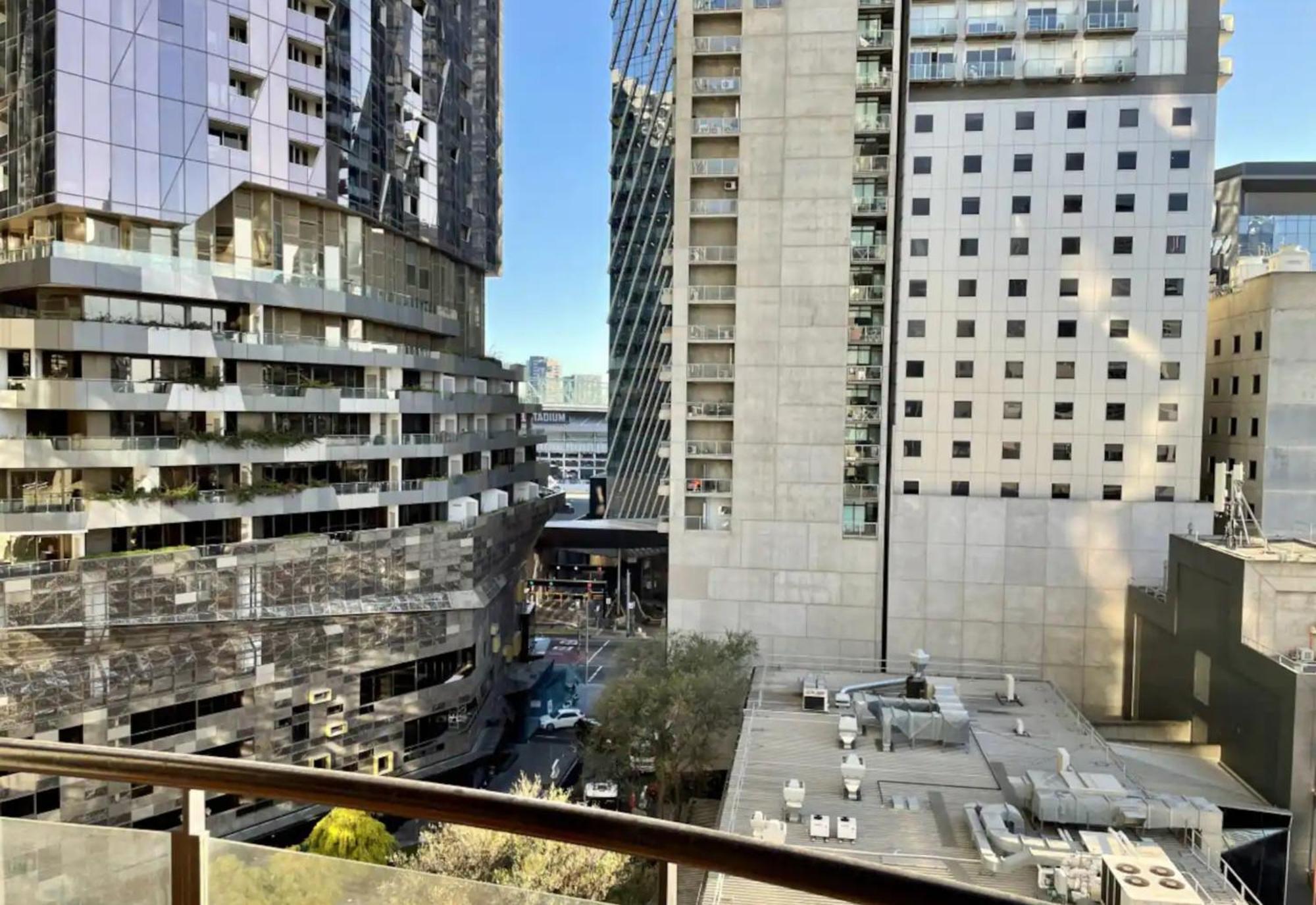 Apartment Readyset At Dockside Melbourne