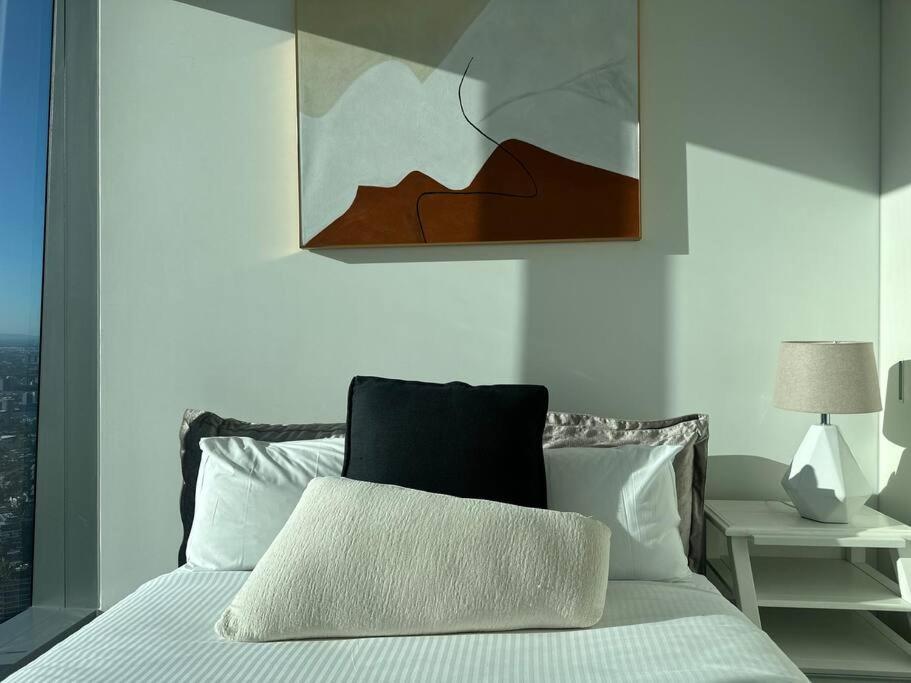 Royal Executive Living Corporate Sky Residence West Side Place Melbourne