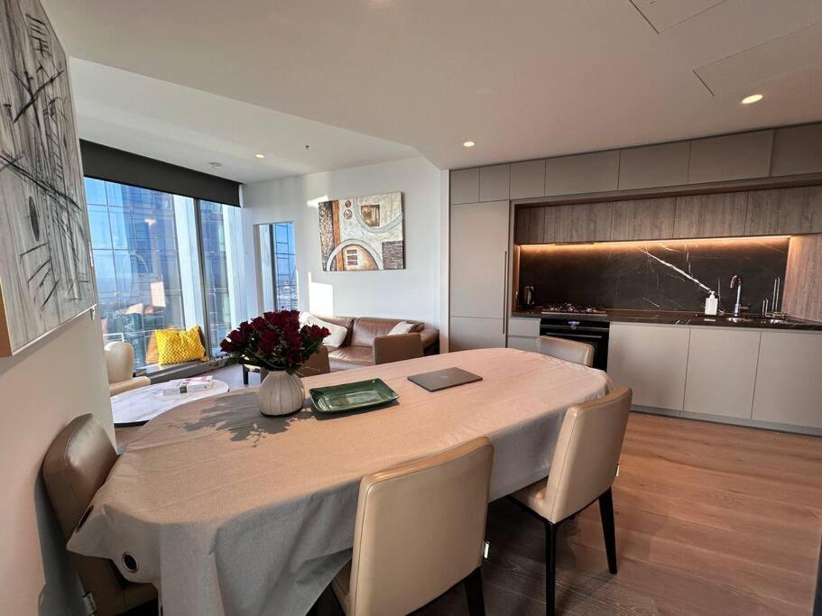 Royal Executive Living Corporate Sky Residence West Side Place Apartment Melbourne