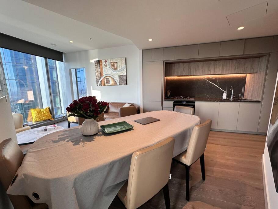 Royal Executive Living Corporate Sky Residence West Side Place * Melbourne