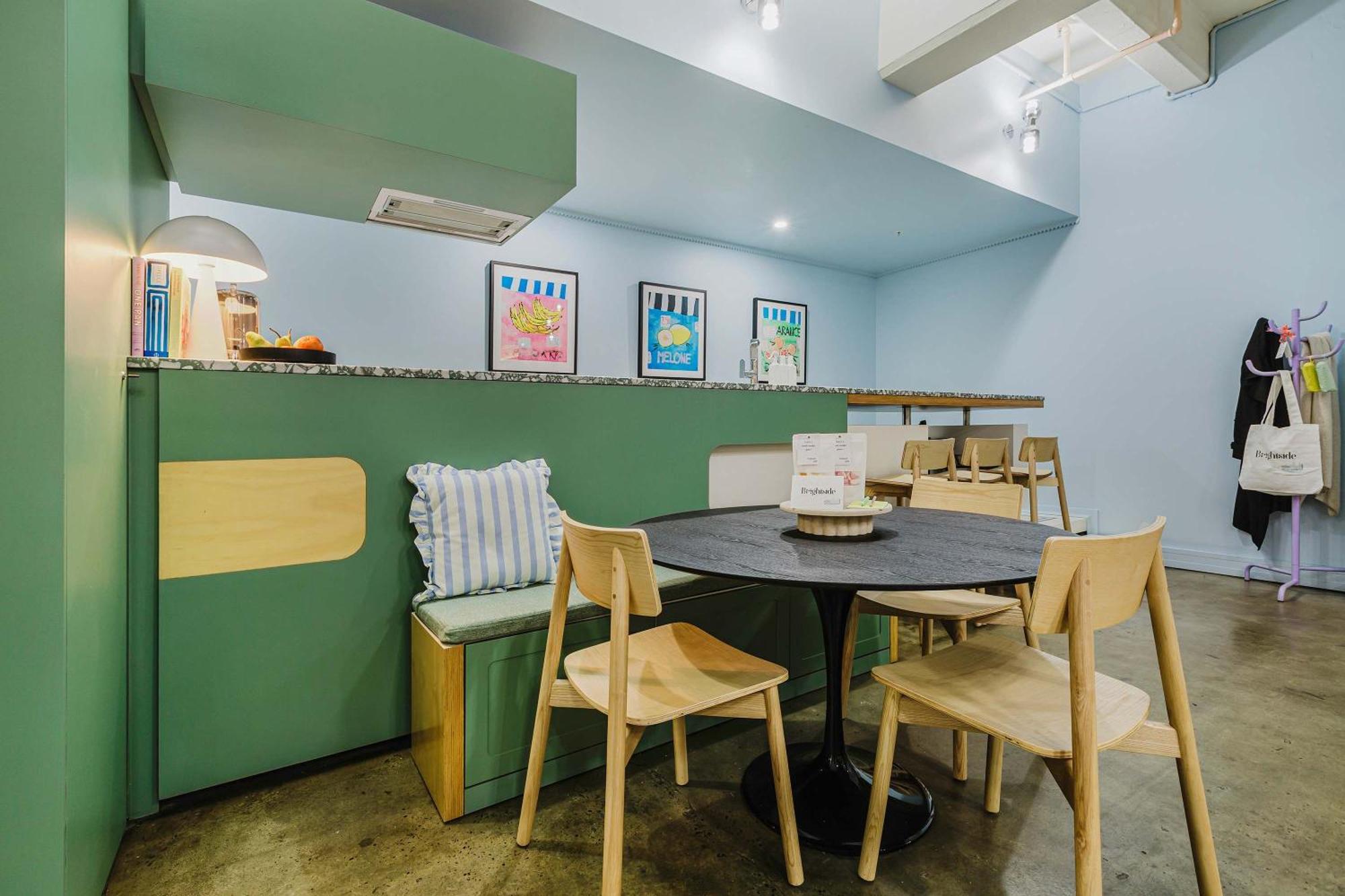 Vaquay The Wonka Diner In Cbd Holiday home