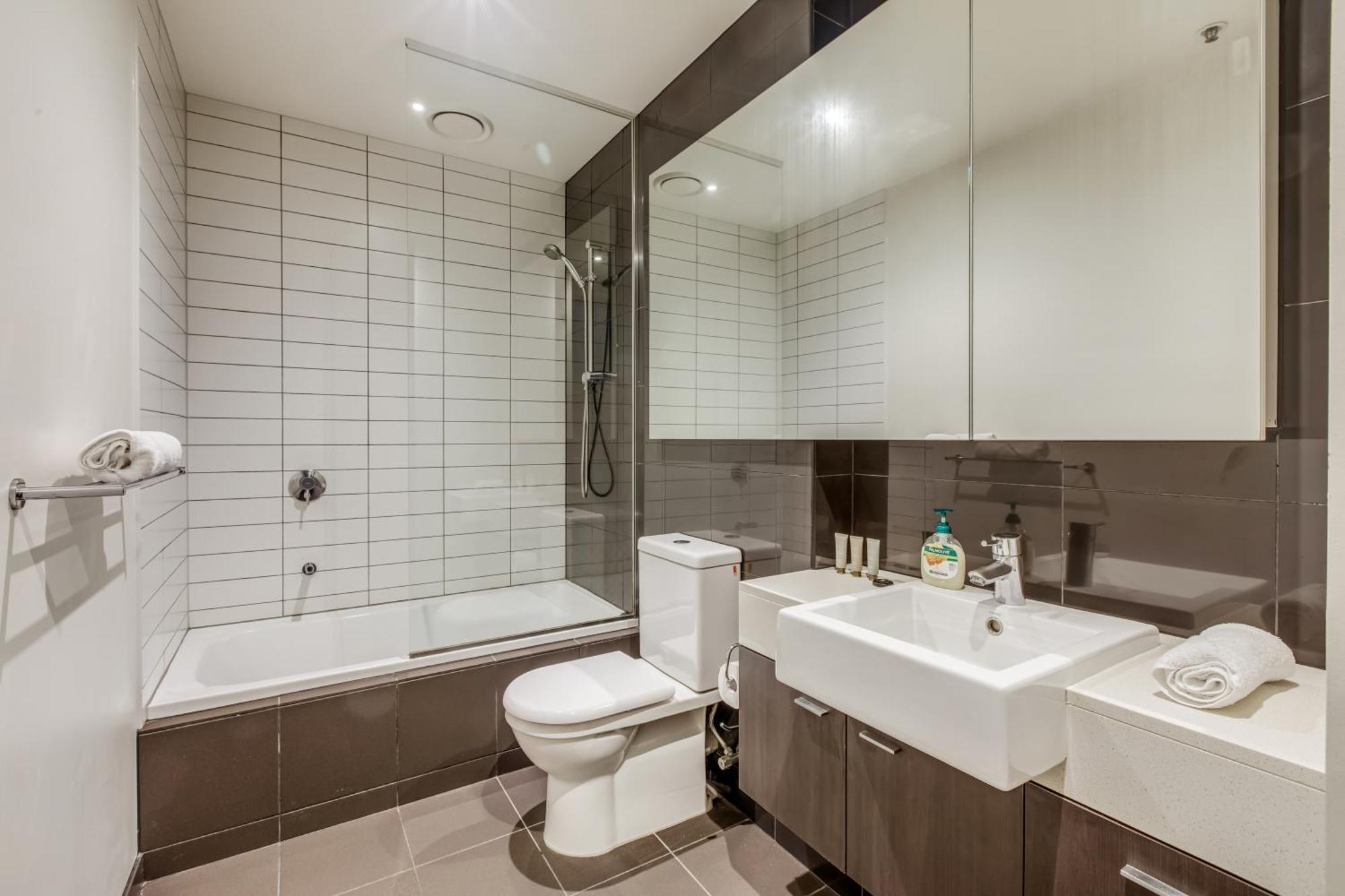 Modern Nomads South Yarra 1br Large Outdoor Space Near Station Apartment Melbourne