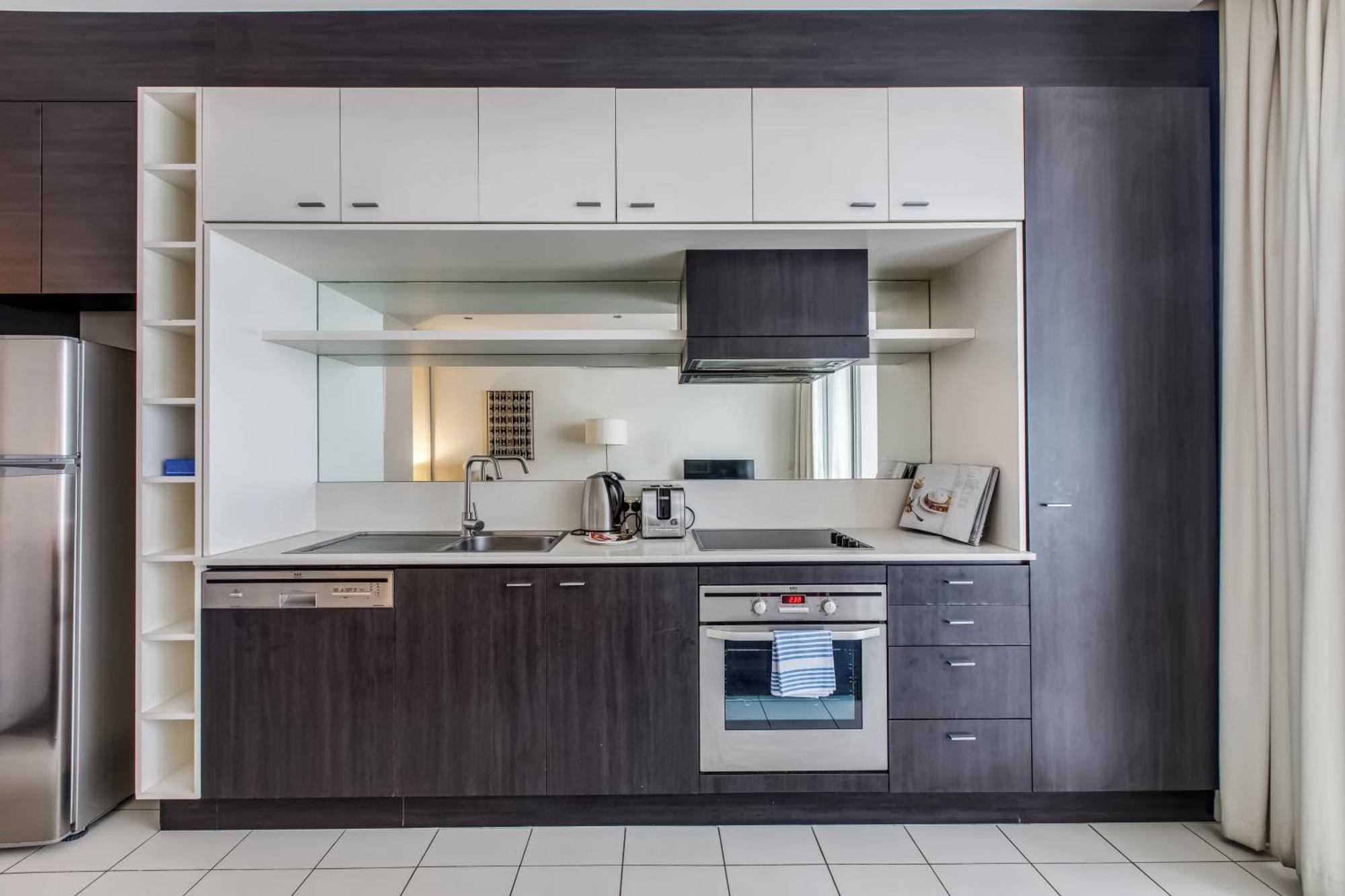 Modern Nomads South Yarra 1br Large Outdoor Space Near Station Melbourne