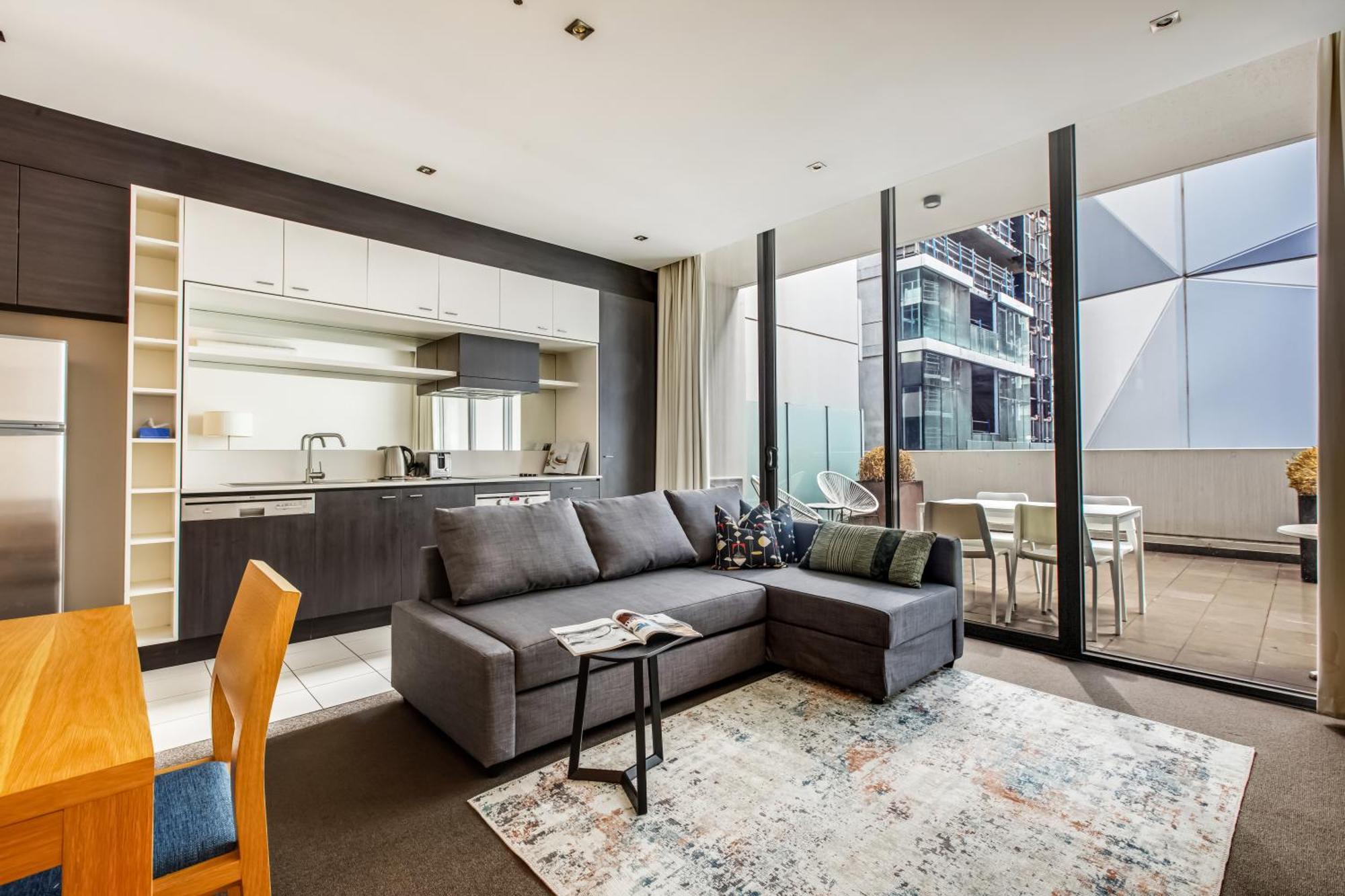 Modern Nomads South Yarra 1br Large Outdoor Space Near Station Apartment