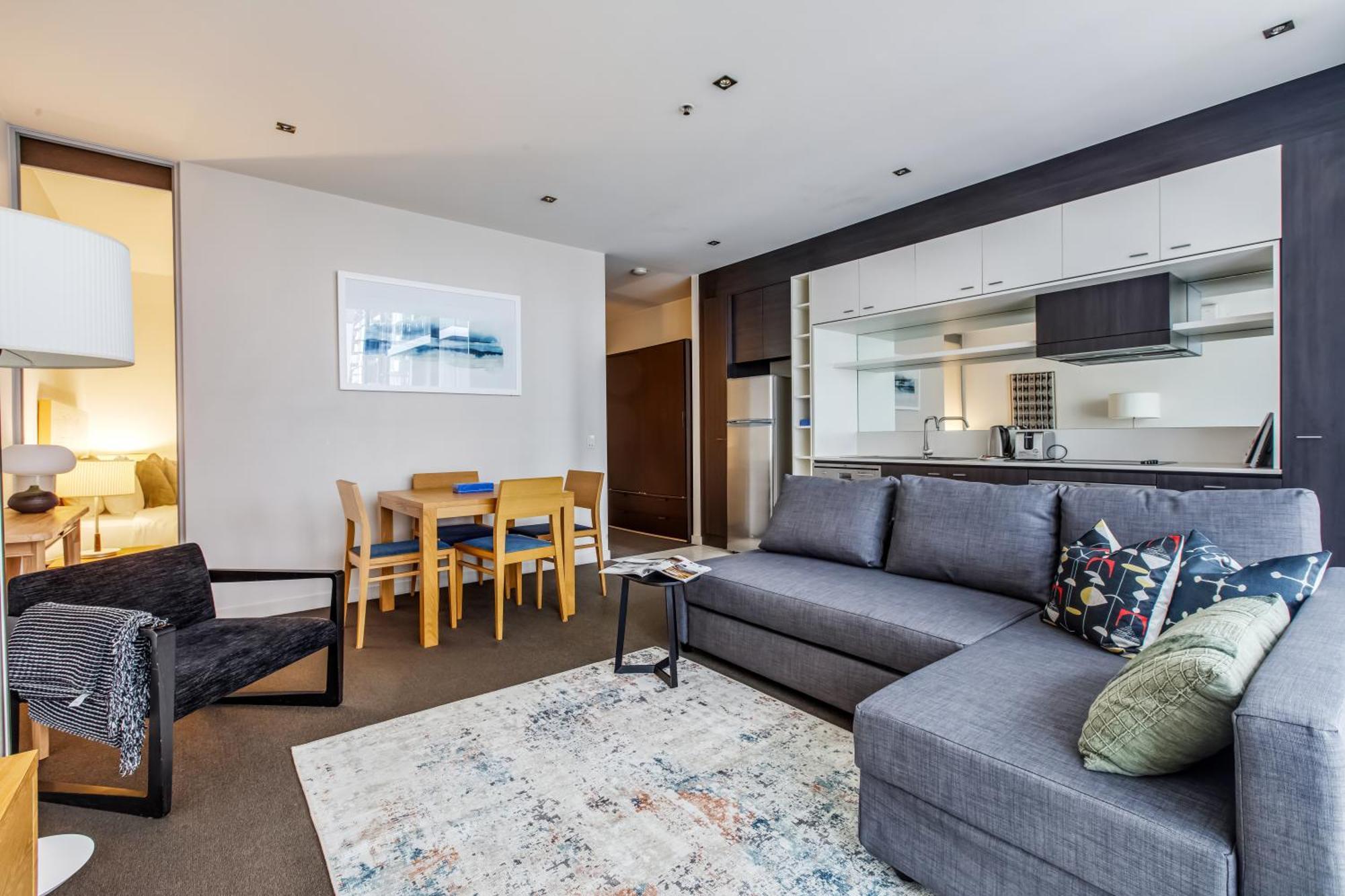 Apartment Modern Nomads South Yarra 1br Large Outdoor Space Near Station *