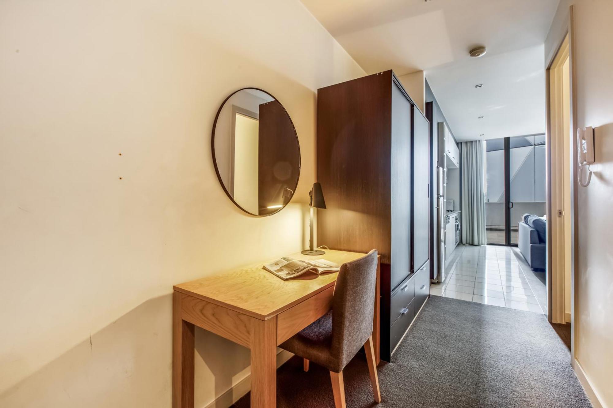 Apartment Modern Nomads South Yarra 1br Large Outdoor Space Near Station Melbourne