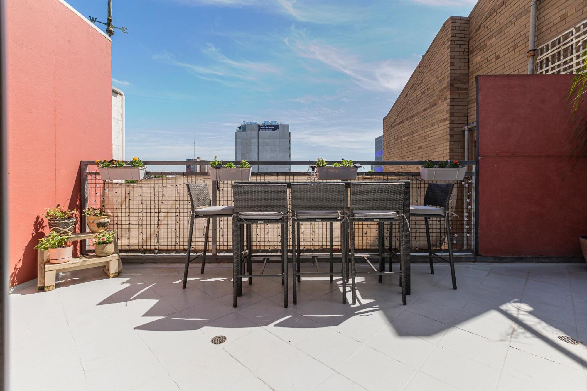 Fun&ky 260sqm Parking 2 Patios Wfh Wifi Cbd Views Apartment Melbourne