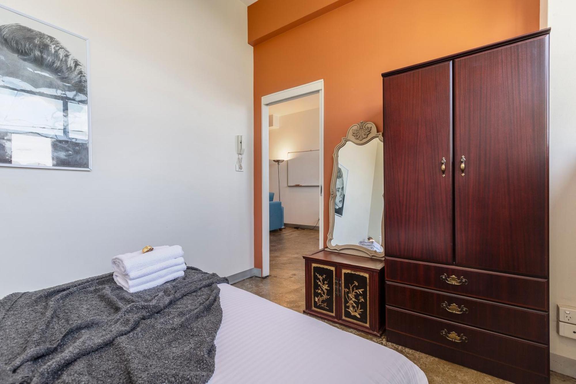 Apartment Fun&ky 260sqm Parking 2 Patios Wfh Wifi Cbd Views *