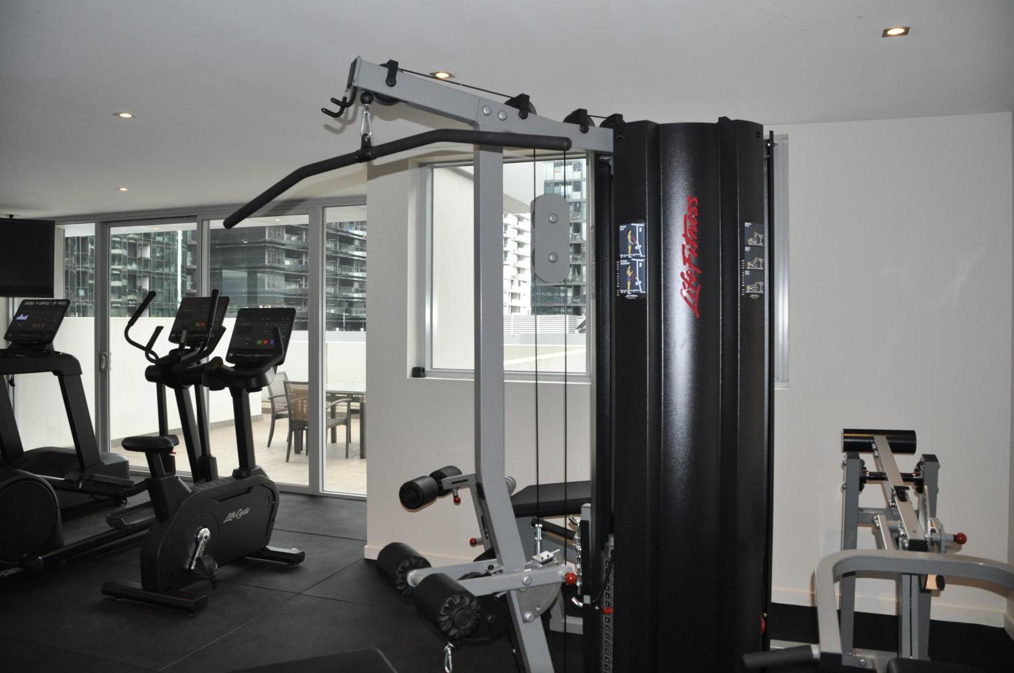 Apartment Modern Nomads South Yarra Gem 2br With Carpark Near Station